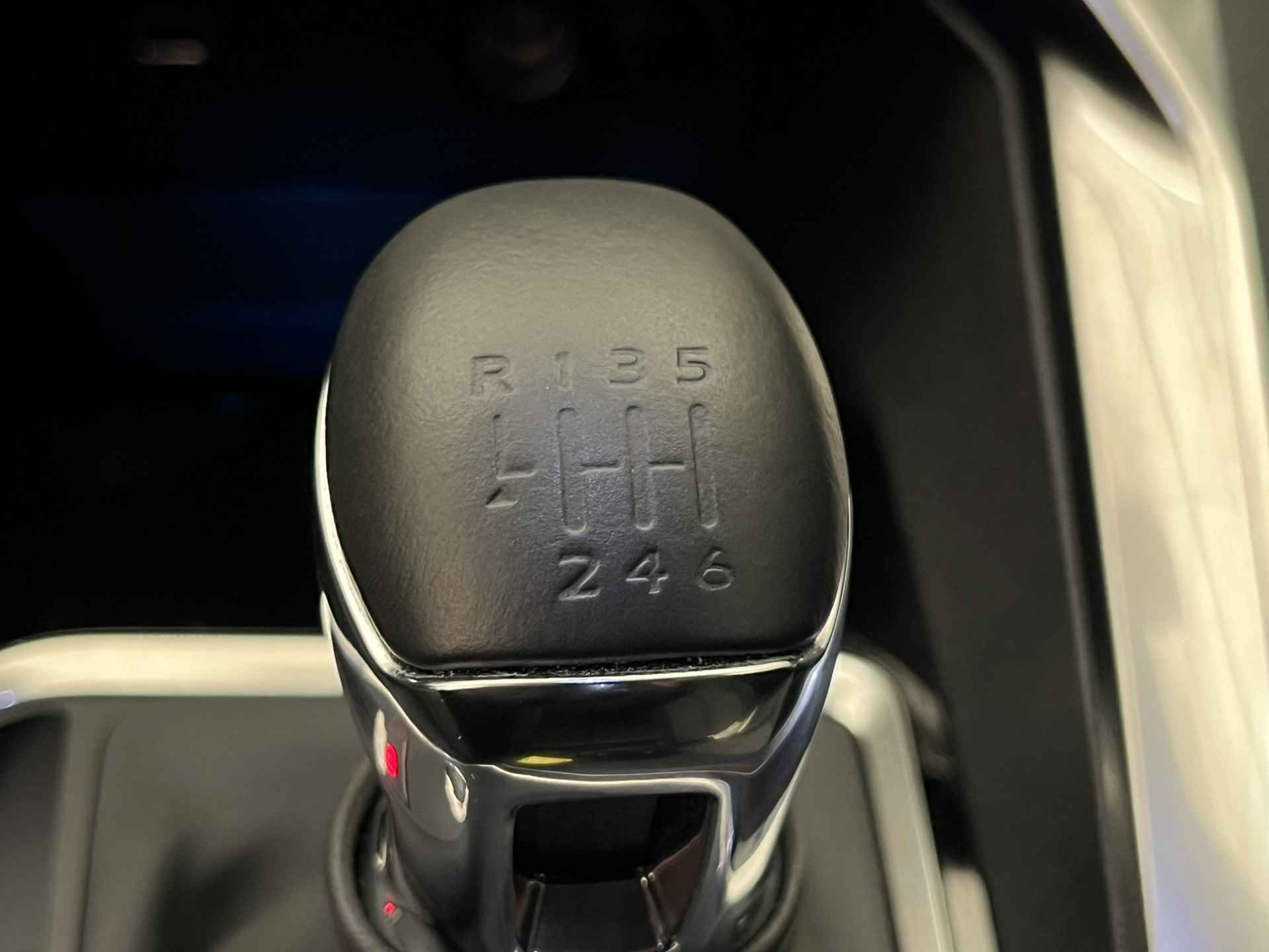 Peugeot 5008 1.2 130PK Automaat Allure Pack | Camera | Navigatie | Virtueel Dashboard | Leder/Stof | 18" LED | Apple/Android Carplay | Parkeersensoren | Cruise | Clima - 31/32