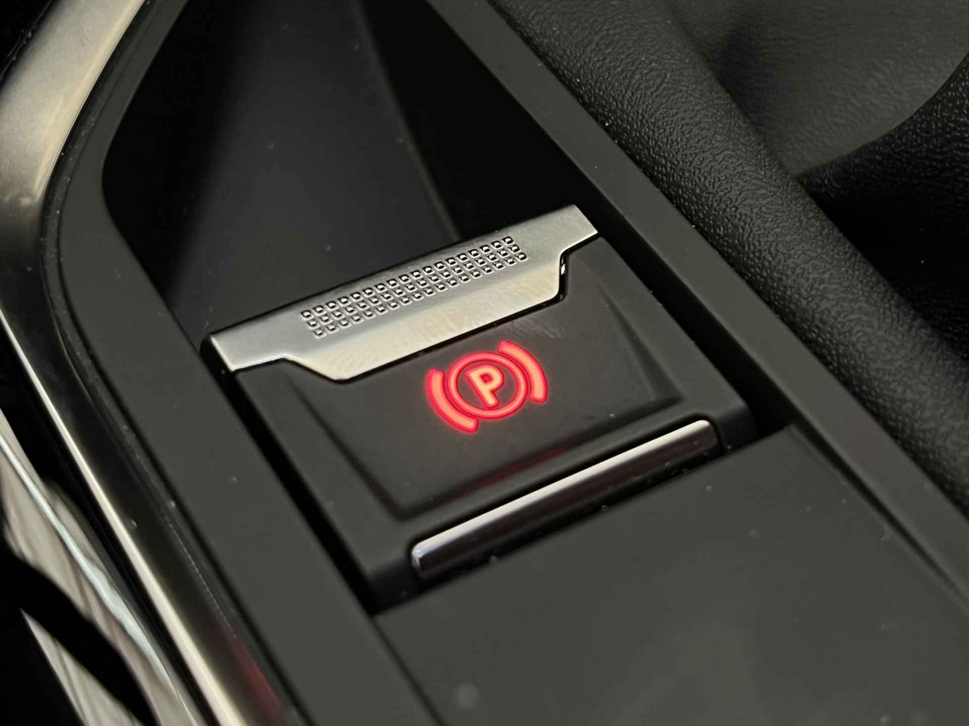 Peugeot 5008 1.2 130PK Automaat Allure Pack | Camera | Navigatie | Virtueel Dashboard | Leder/Stof | 18" LED | Apple/Android Carplay | Parkeersensoren | Cruise | Clima - 32/32