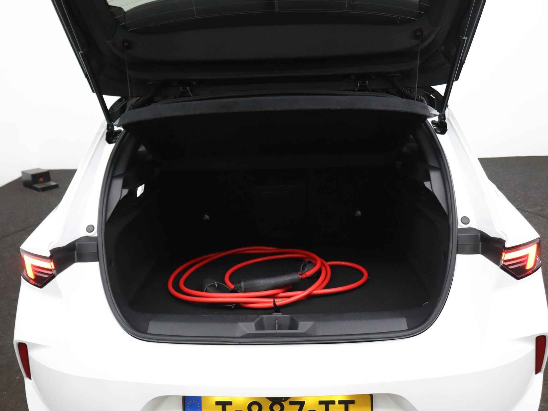 Opel Astra Electric Ultimate 54 kWh | Panoramadak | Navigatie | Camera | Zeer compleet - 4/21