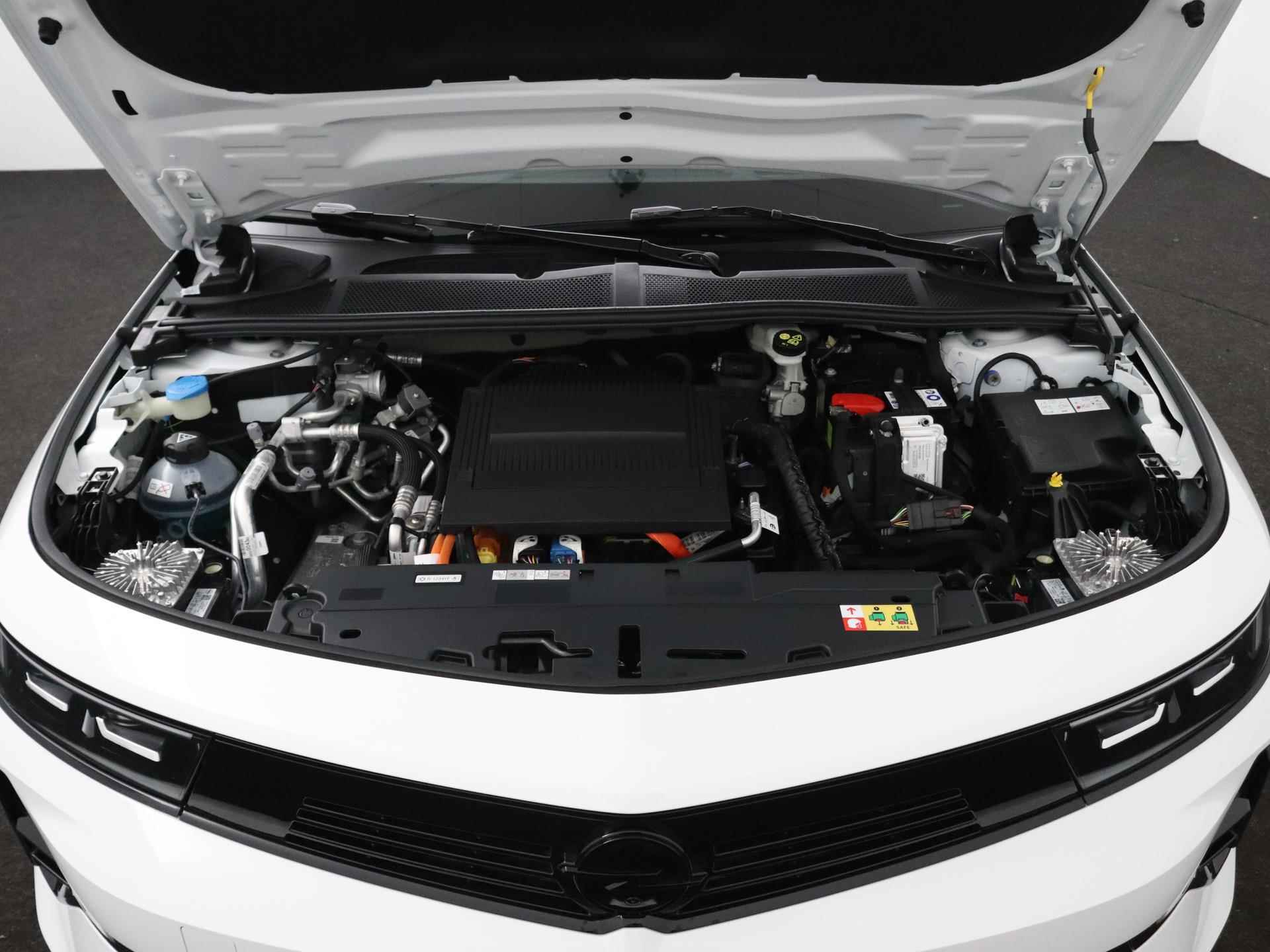 Opel Astra Electric Ultimate 54 kWh | Panoramadak | Navigatie | Camera | Zeer compleet - 5/21