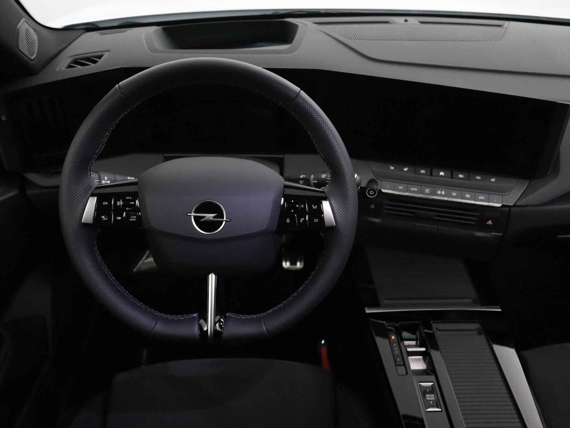 Opel Astra Electric Ultimate 54 kWh | Panoramadak | Navigatie | Camera | Zeer compleet - 18/21