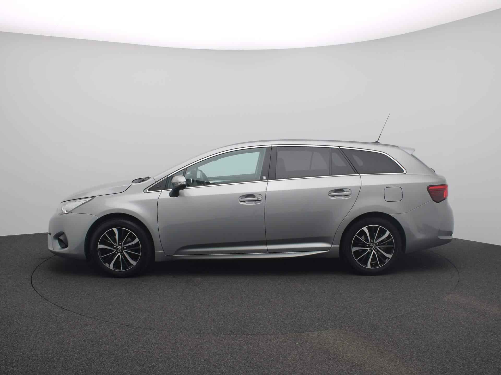 Toyota Avensis Touring Sports 1.8 VVT-i SkyView Edition | NAVIGATIE | TREKHAAK | 1600KG TREKVERMOGEN | CLIMA | - 5/48