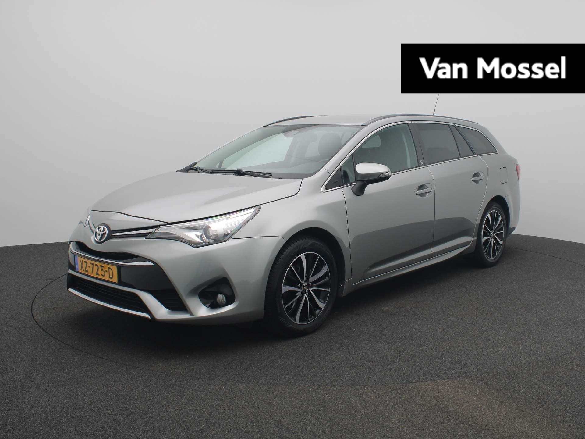 Toyota Avensis Touring Sports 1.8 VVT-i SkyView Edition | NAVIGATIE | TREKHAAK | 1600KG TREKVERMOGEN | CLIMA |