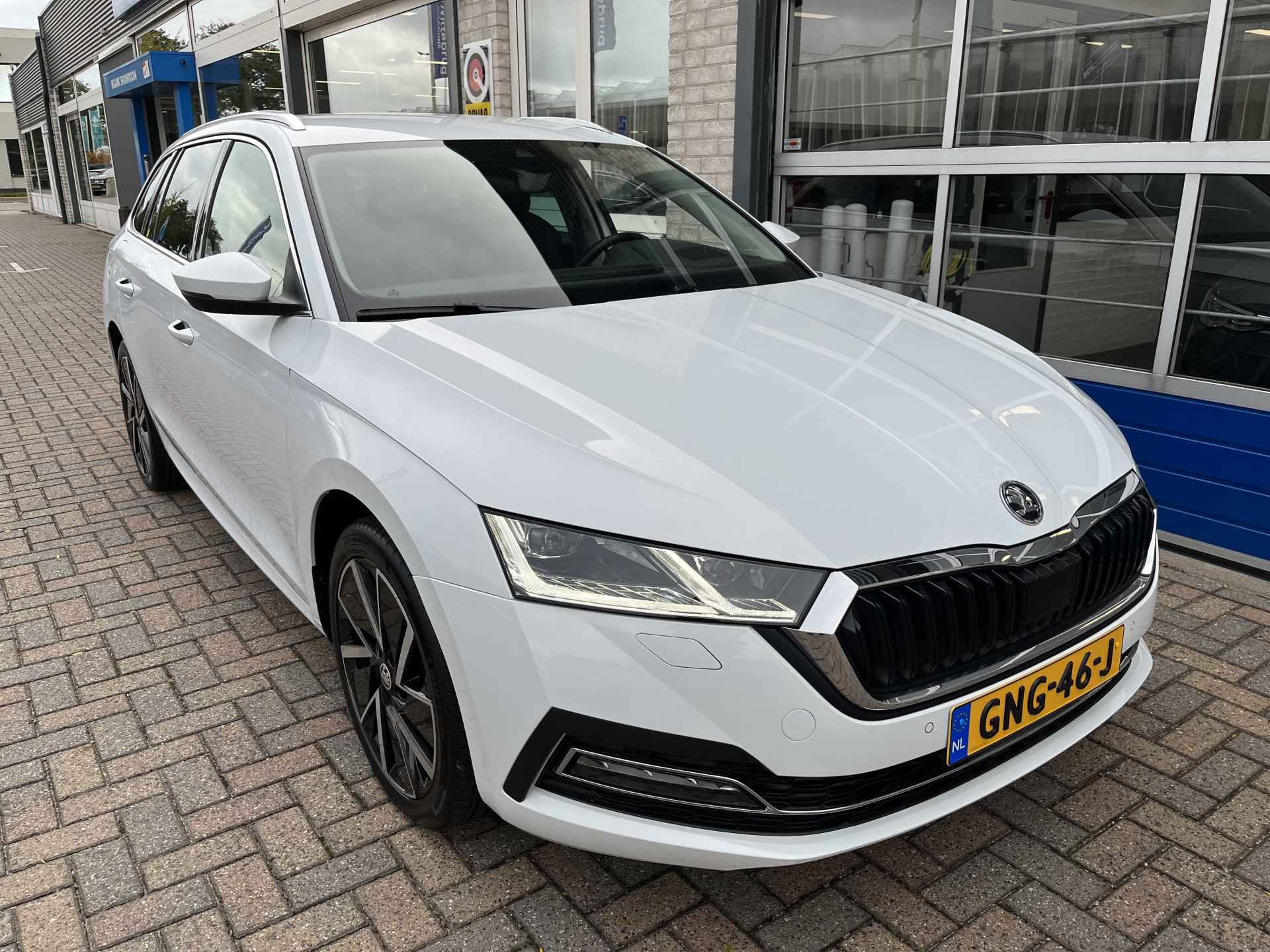 Škoda Octavia Combi 1.4 TSI iV PHEV Style / AUTOMAAT/ PARK. SENSOREN/ LED/ DODE HOEK/ KEYLESS/ MEMORY SEATS/ STOEL VERWARM. V EN A/ STUUR VERWARM./ HEAD UP DISPLAY/ ADAPT. CRUISE/ APP CONNECT/ NAVI/ CLIMA/ - 37/40