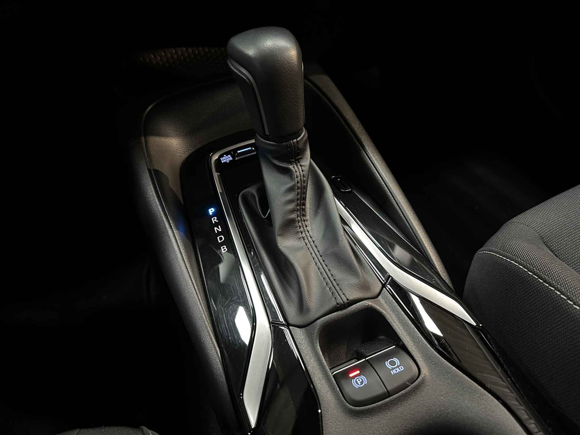Toyota Corolla Touring Sports 1.8 Hybrid Active LED | Camera | Adaptive cruise | Navigatie | Apple Carplay Android Auto | Isofix | NAP | - 23/37