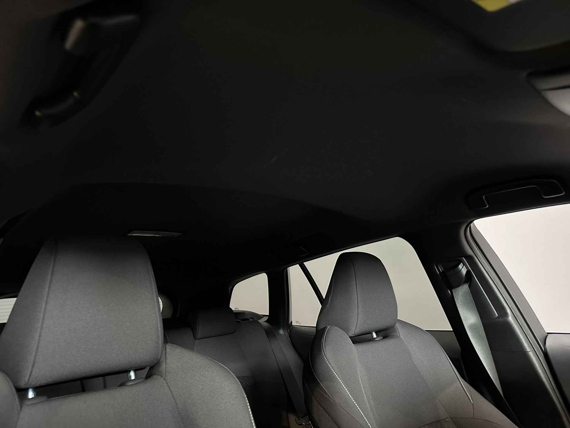 Toyota Corolla Touring Sports 1.8 Hybrid Active LED | Camera | Adaptive cruise | Navigatie | Apple Carplay Android Auto | Isofix | NAP | - 26/37