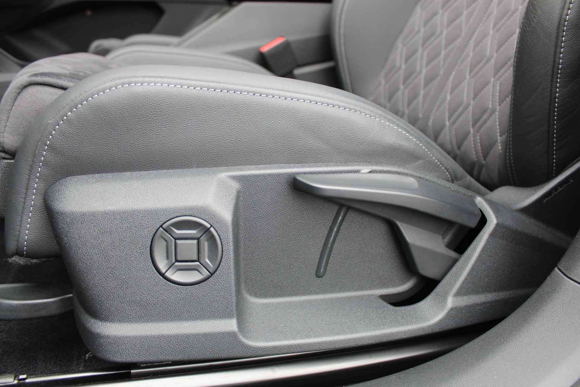 Audi Q4 Sportback e-tron 45 quattro S Edition 82 kWh |PANO|21-INCH|MATRIX-LED|SONOS| - 37/61