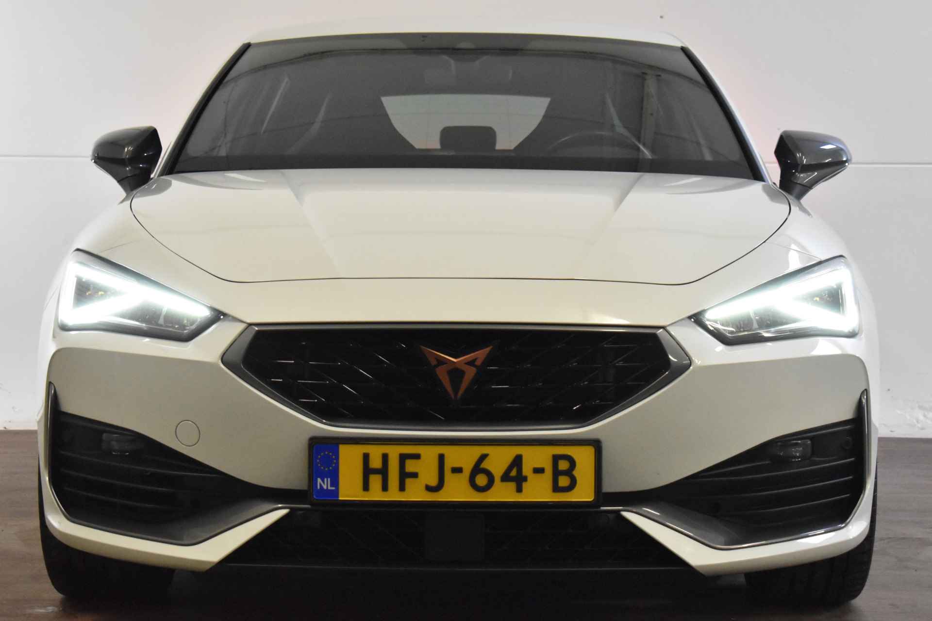 CUPRA Leon 2.0 TSI VZ 300PK DSG PERFORMANCE CAMERA/LEDER/BEATS-AUDIO - 4/33