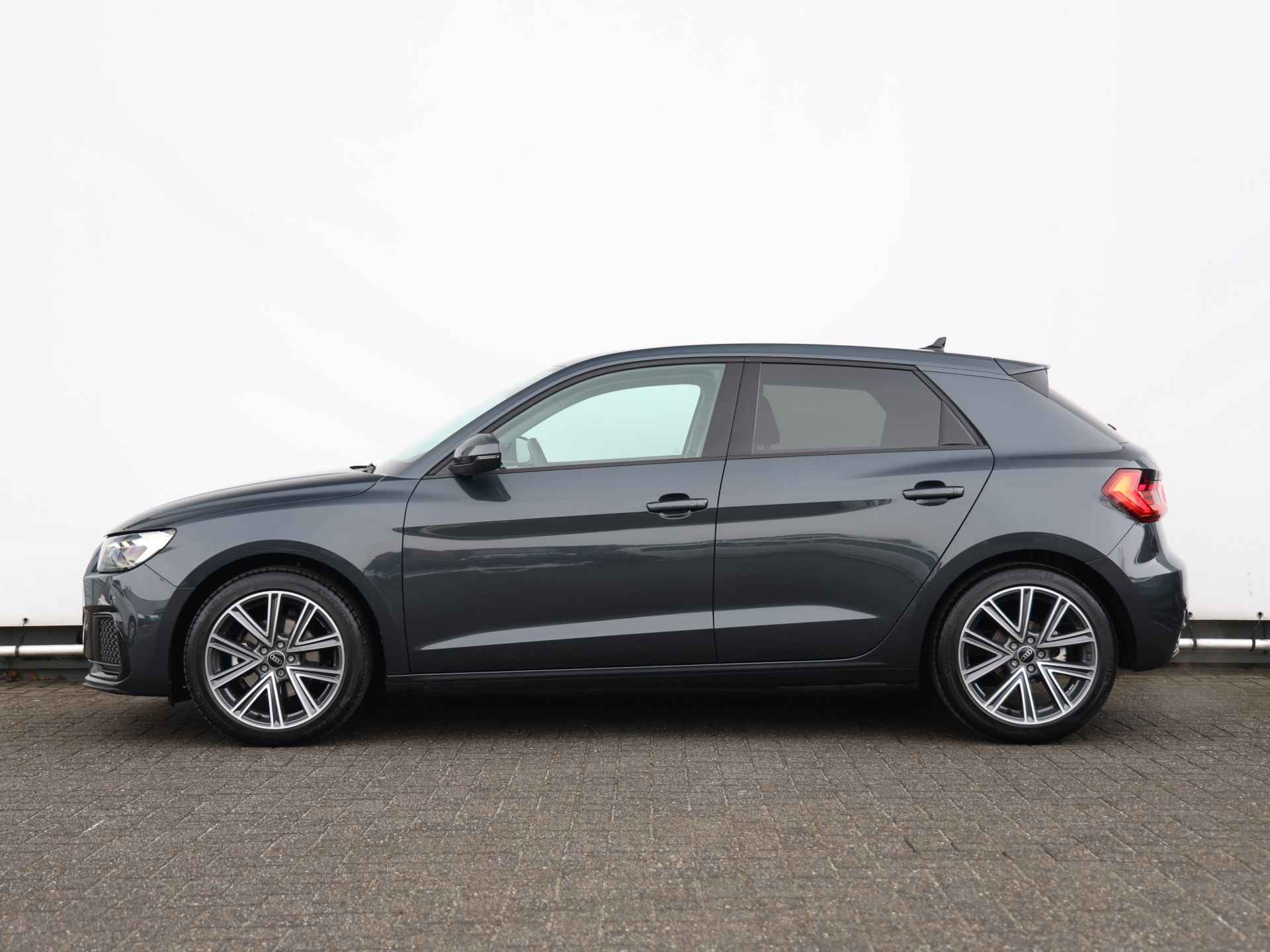 Audi A1 Sportback 30 TFSI Advanced edition 110pk | LED | Keyless | Inkl. spiegels | Apple Carplay | Adaptive Cruise | 17" Velgen - 12/31