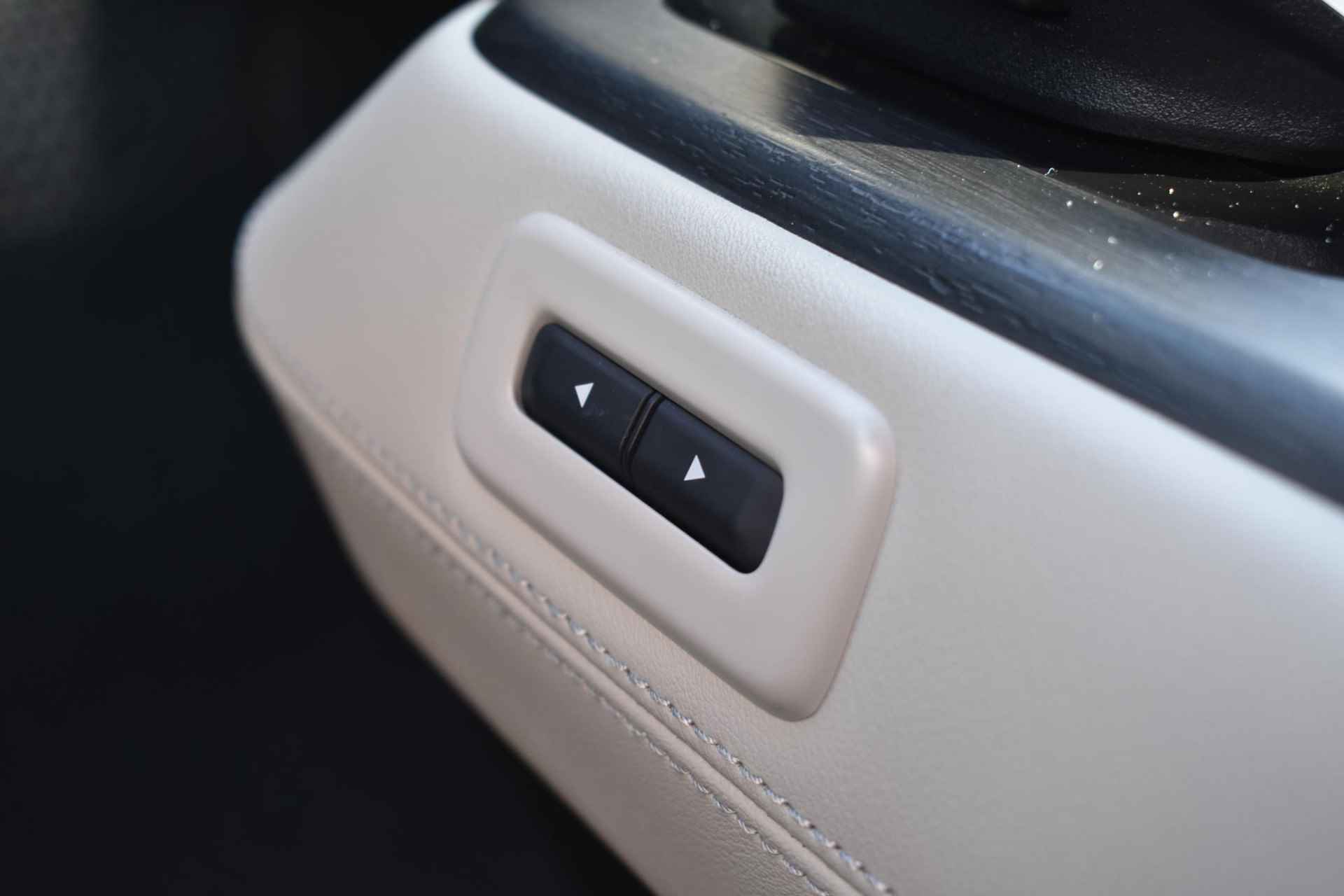 Nissan Ariya Evolve 91 kWh 240pk | Bose Audio | Draadloze Apple Carplay & Android Auto | Afneembare Trekhaak | Elektrisch Verstelbare Stoelen | Stoel/Stuurwiel Verwarming | - 37/46