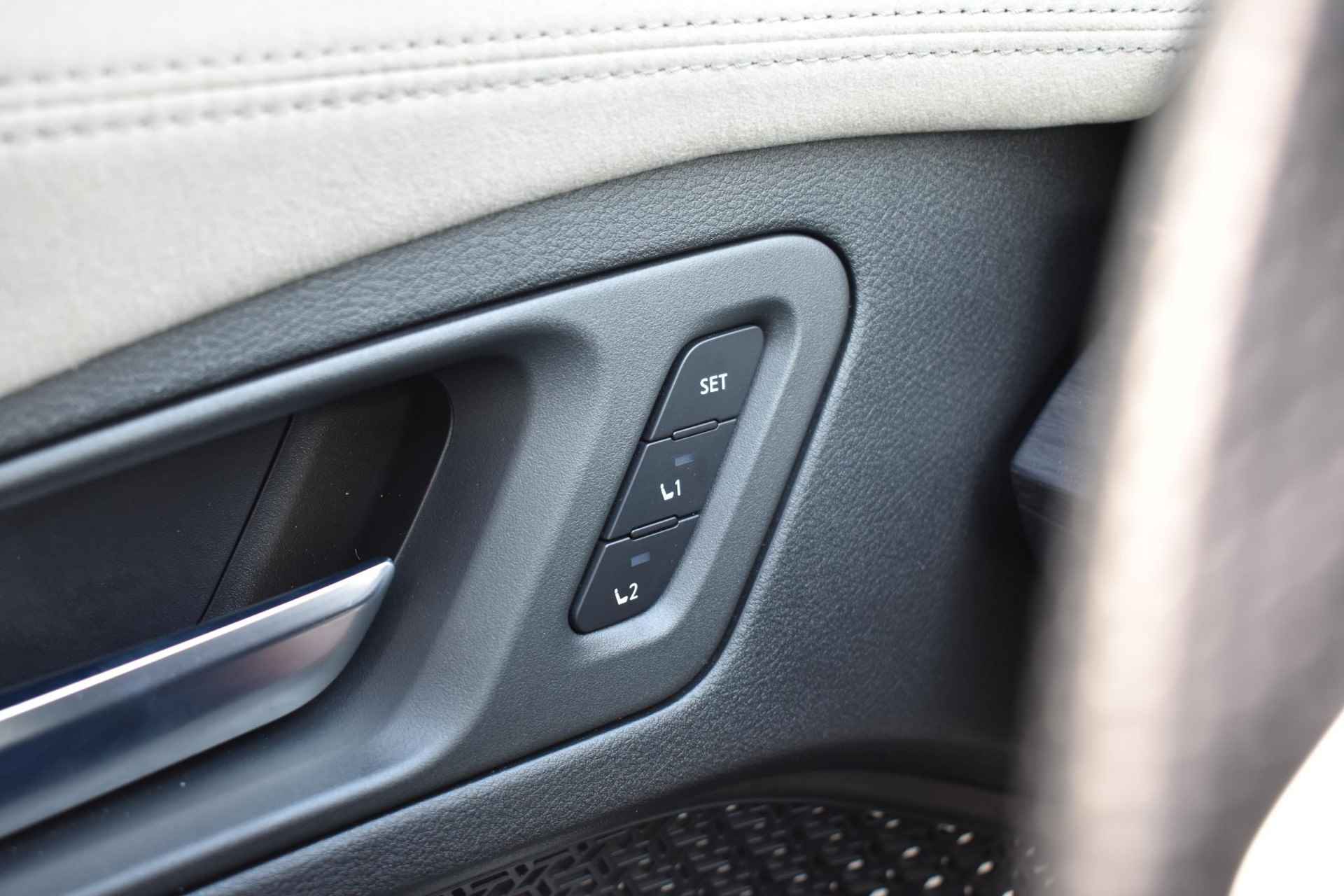 Nissan Ariya Evolve 91 kWh 240pk | Bose Audio | Draadloze Apple Carplay & Android Auto | Afneembare Trekhaak | Elektrisch Verstelbare Stoelen | Stoel/Stuurwiel Verwarming | - 39/46