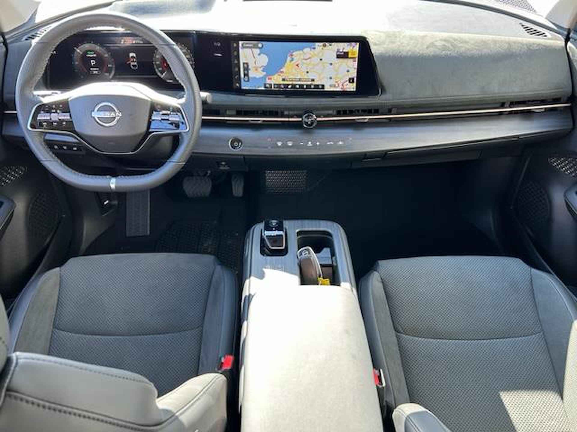 Nissan Ariya Evolve 91 kWh / Elektrisch schuif- kanteldak / Apple Carplay/Android Auto / Stoelverwarming voor en achter / Stuurverwarming / Stoelverkoeling voor / Adaptieve cruise control - 2/57
