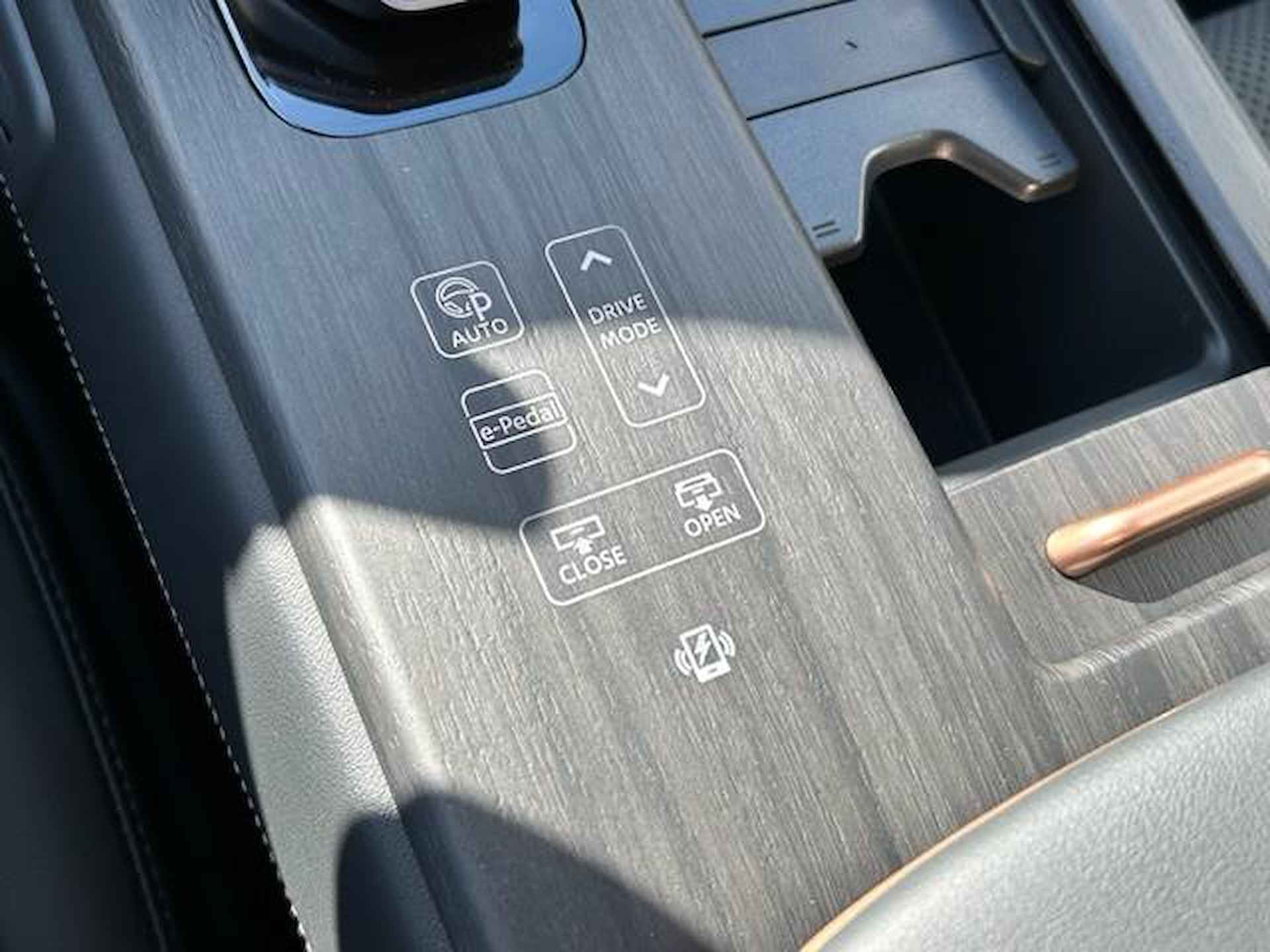 Nissan Ariya Evolve 91 kWh / Elektrisch schuif- kanteldak / Apple Carplay/Android Auto / Stoelverwarming voor en achter / Stuurverwarming / Stoelverkoeling voor / Adaptieve cruise control - 37/57