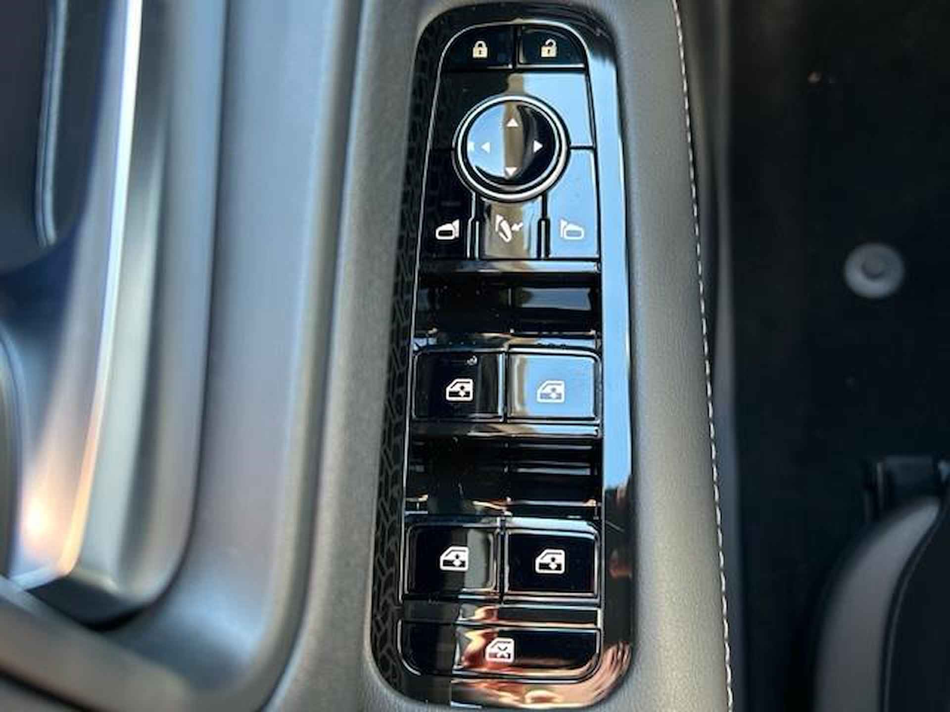 Nissan Ariya Evolve 91 kWh / Elektrisch schuif- kanteldak / Apple Carplay/Android Auto / Stoelverwarming voor en achter / Stuurverwarming / Stoelverkoeling voor / Adaptieve cruise control - 40/57