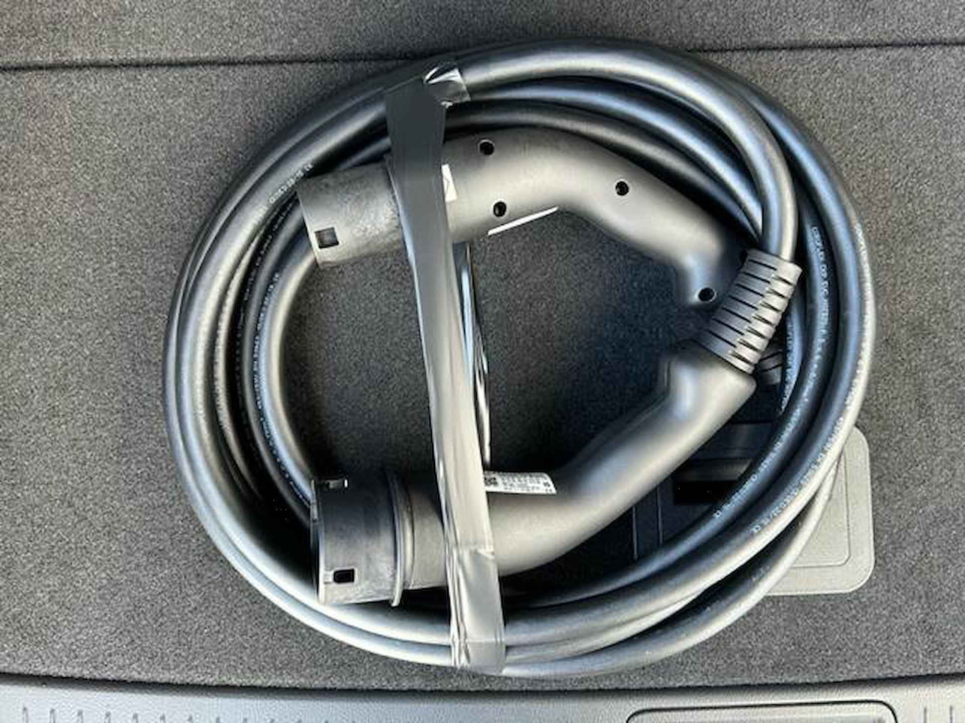 Nissan Ariya Evolve 91 kWh / Elektrisch schuif- kanteldak / Apple Carplay/Android Auto / Stoelverwarming voor en achter / Stuurverwarming / Stoelverkoeling voor / Adaptieve cruise control - 50/57