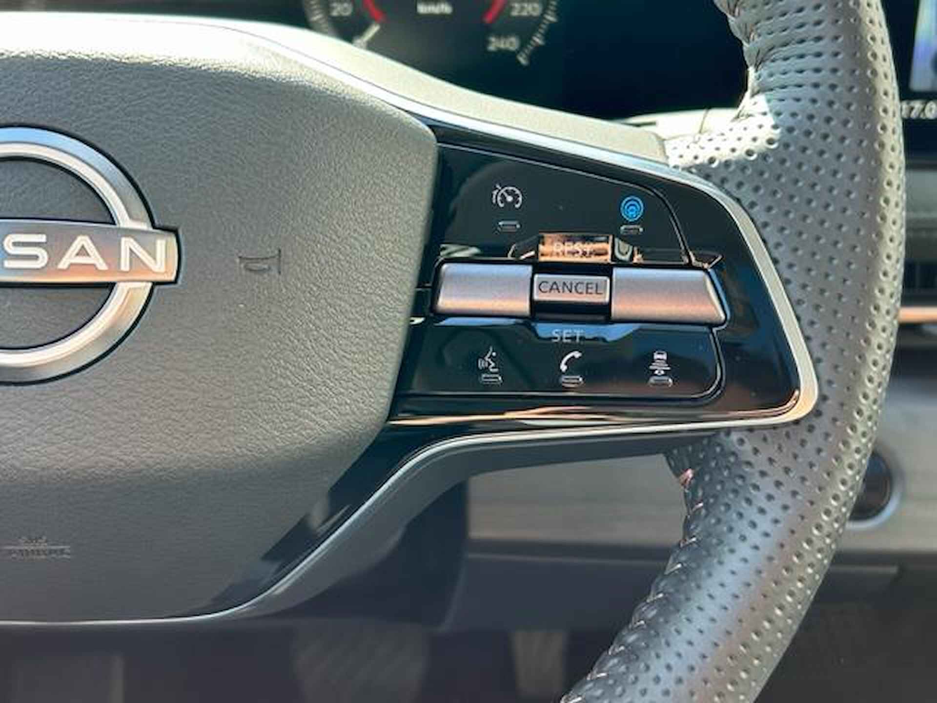 Nissan Ariya Evolve 91 kWh / Elektrisch schuif- kanteldak / Apple Carplay/Android Auto / Stoelverwarming voor en achter / Stuurverwarming / Stoelverkoeling voor / Adaptieve cruise control - 52/57