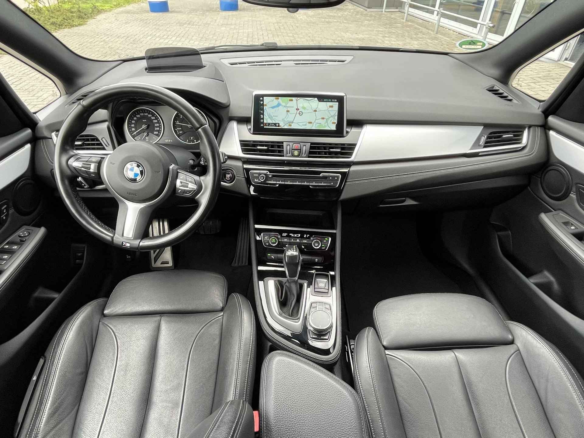 BMW 2-serie Active Tourer 220i High Executive | M-Sport | HUD | Automaat | trekhaak afneembaar 1.500 kg | incl. dealerbeurt - 30/47