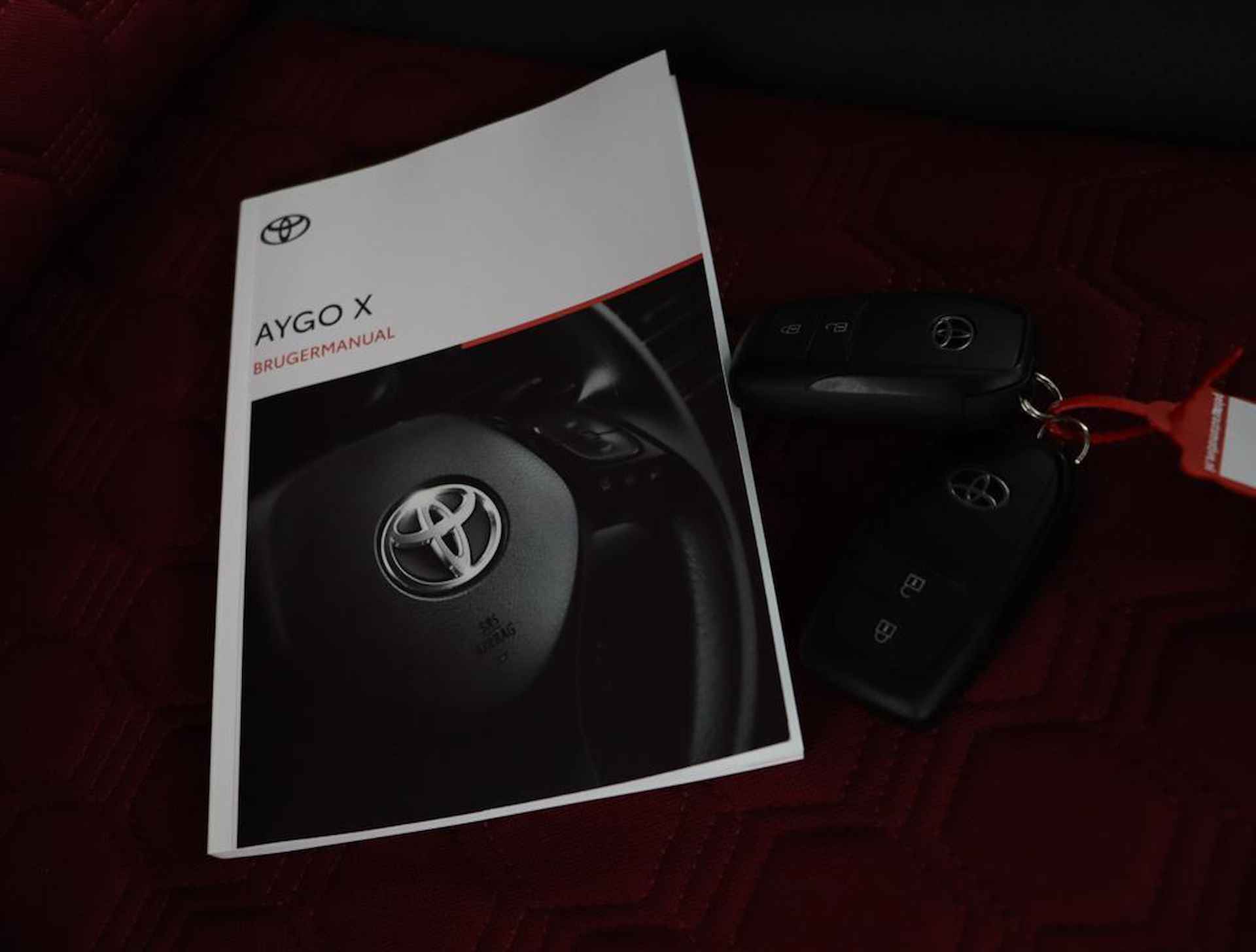 Toyota Aygo X 1.0 VVT-i MT Undercover | Stoelverwarming | JBL | Adaptieve cruise control | - 10/45