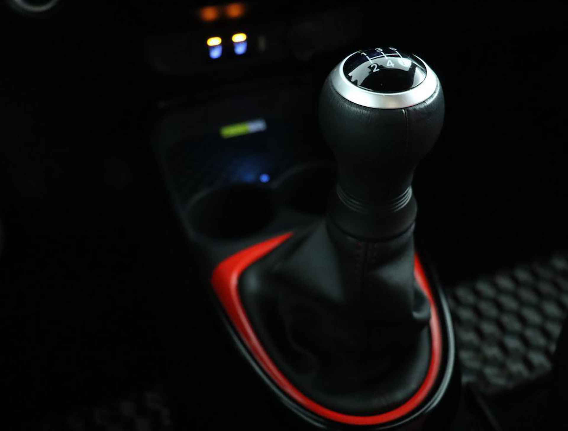 Toyota Aygo X 1.0 VVT-i MT Undercover | Stoelverwarming | JBL | Adaptieve cruise control | - 25/45