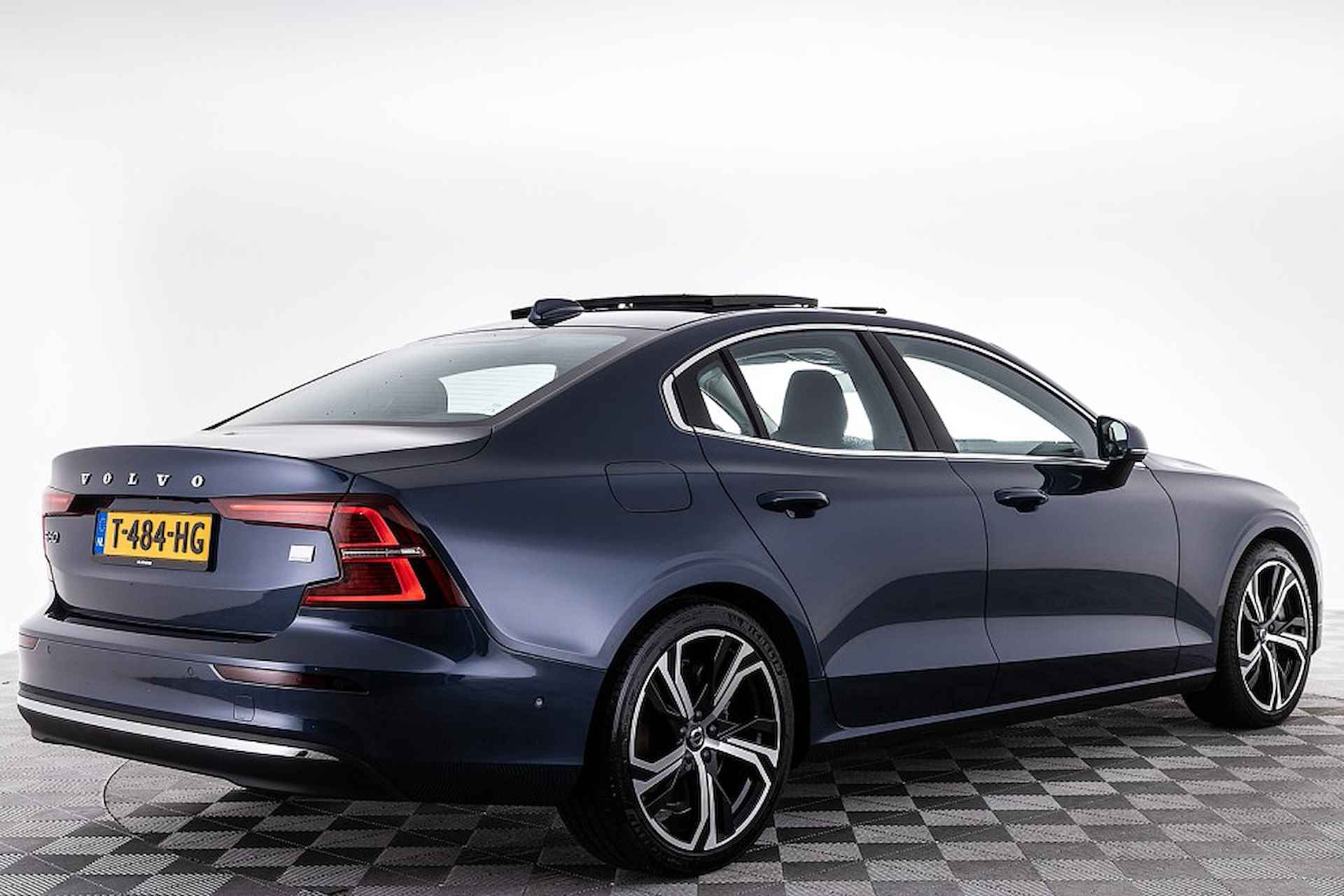 Volvo S60 2.0 Recharge T8 AWD Ultimate Bright | BOWERS & WILKINS | SCHUIFDAK ✅ 1e Eigenaar . - 18/25