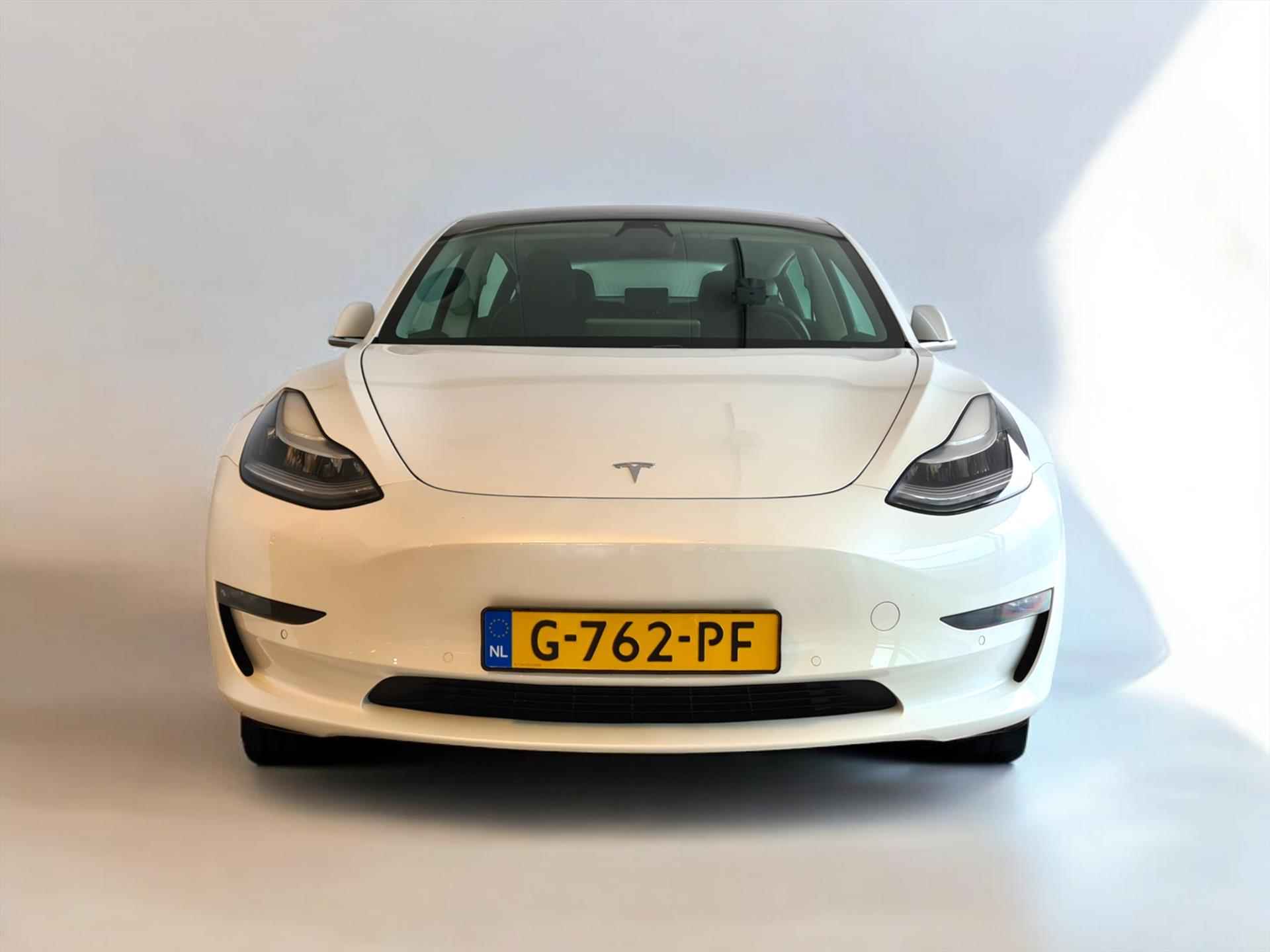 TESLA Model 3 Long-Range Dual Motor AWD 75 kWh LEDER NAVI CAMERA LED - 10/29