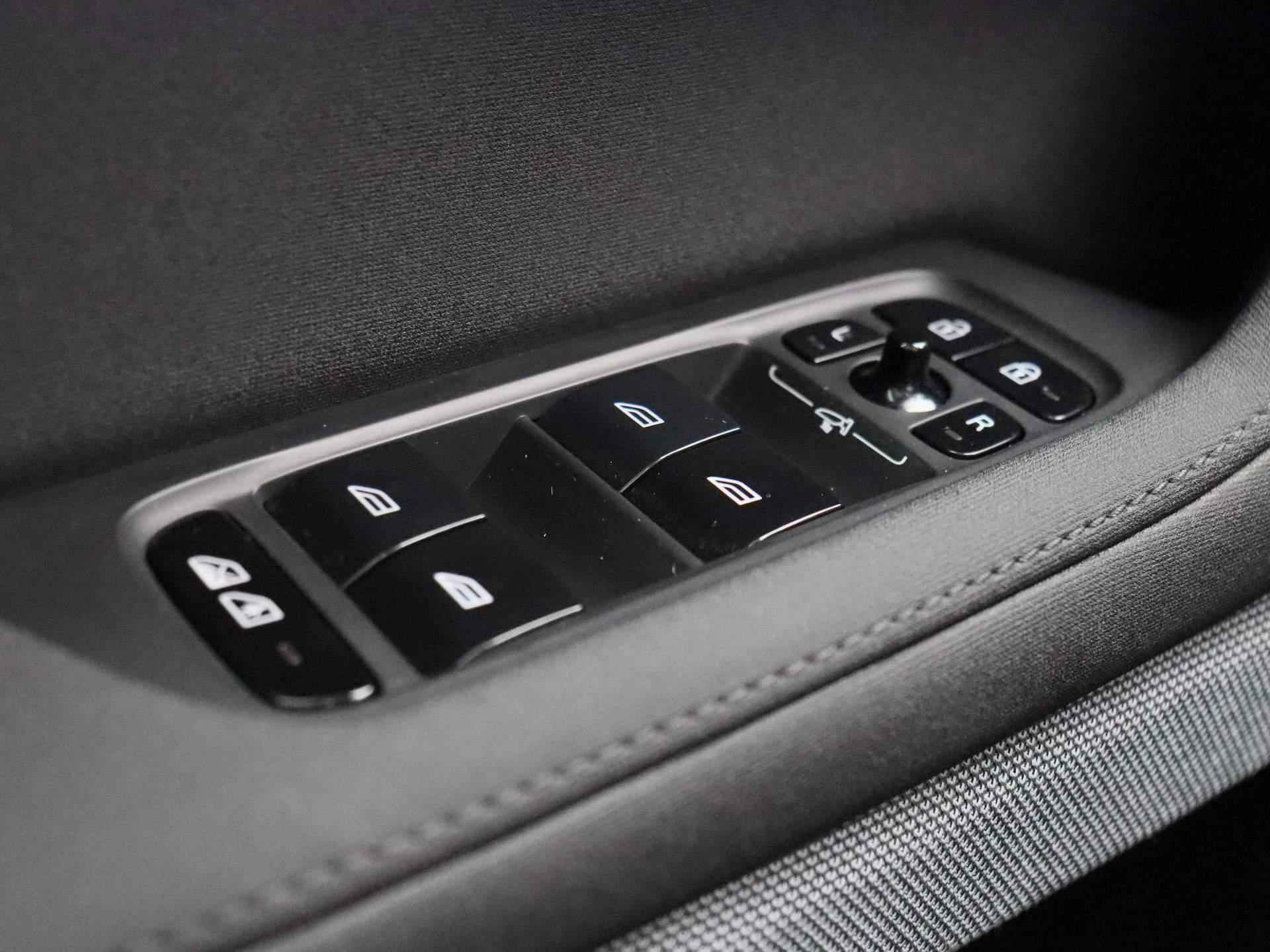 Polestar 2 Long Range Dual Motor Launch Edition 78kWh | Apple Carplay/Android Auto | cruise control adaptief met Stop&Go en stuurhulp | Keyless Entry | Panoramadak | Rondomzicht Camera | Volledig digitaal instrumentenpaneel | 12 Maanden BOVAG Garantie | - 29/42