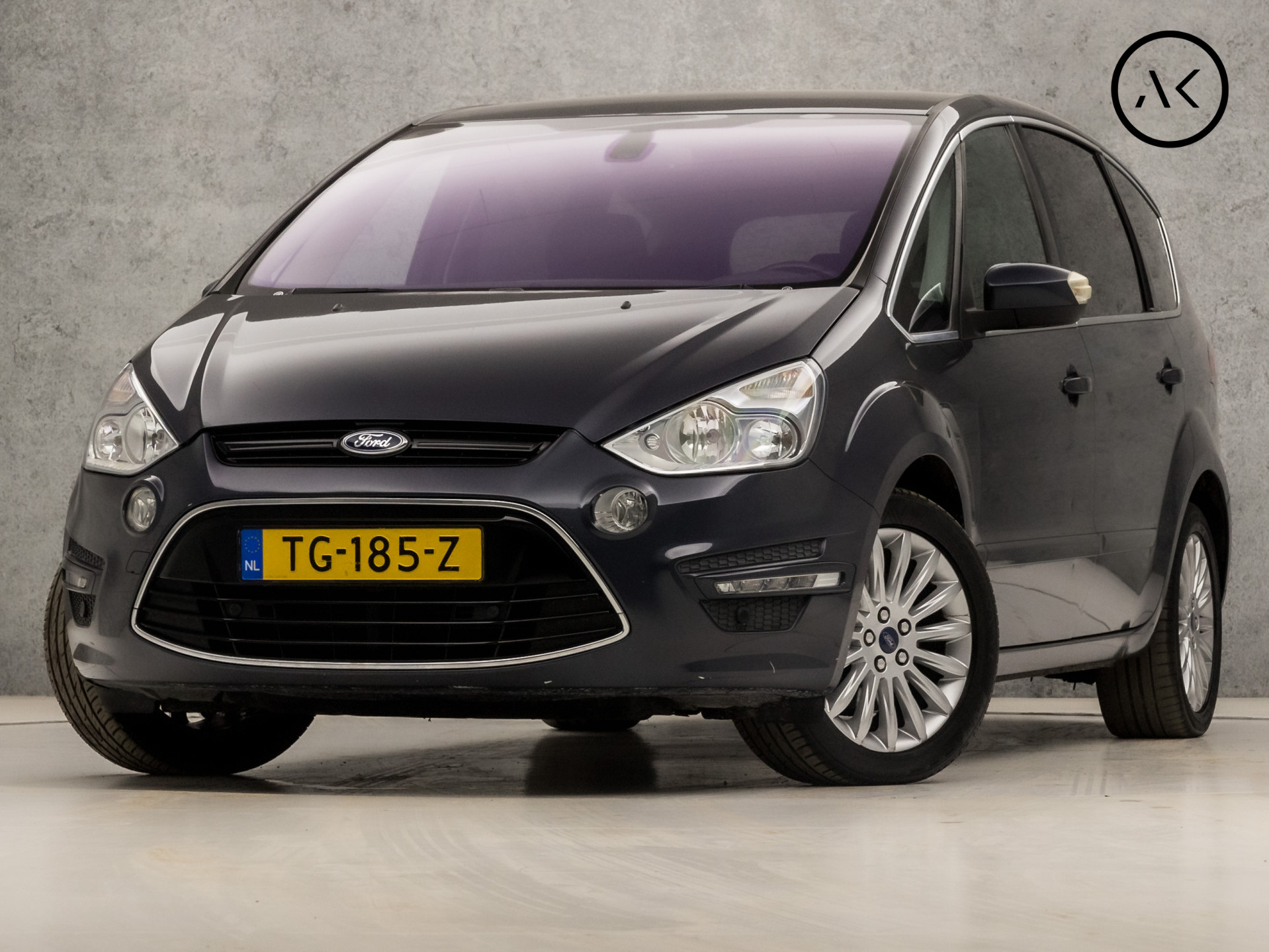 Ford S-Max 1.6 EcoBoost Titanium Sport 161Pk (NAVIGATIE, CLIMATE, ELEK SPORTSTOELEN, LEDER, CRUISE, LM VELGEN, PARKEERSENSOREN, TREKHAAK, NIEUWE APK, NIEUWSTAAT)