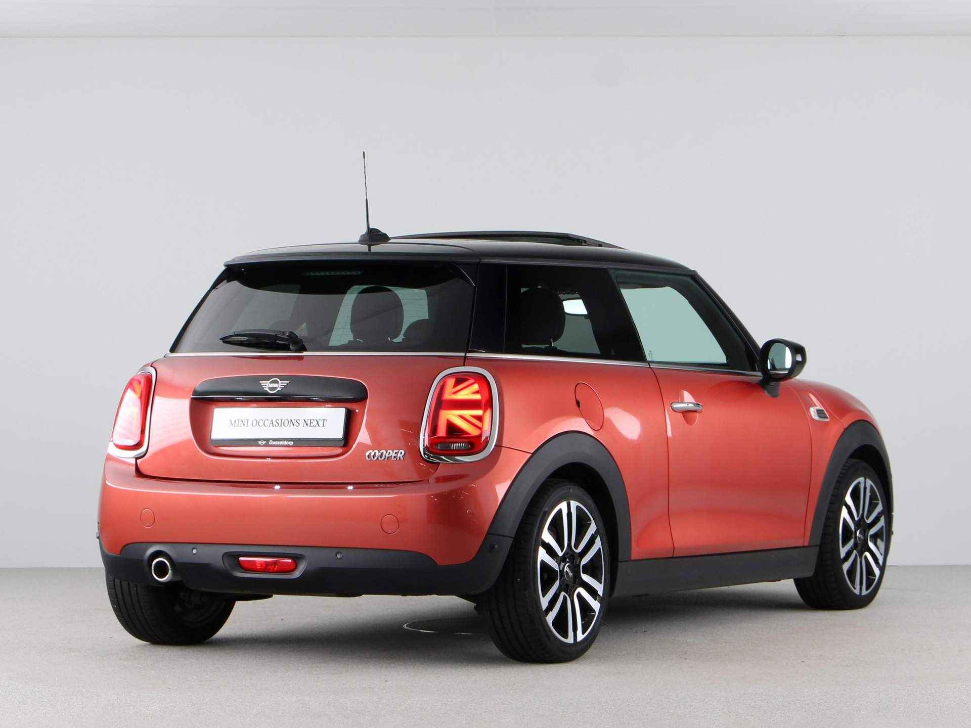 MINI 3-deurs Cooper Summer Red Edition - 11/27