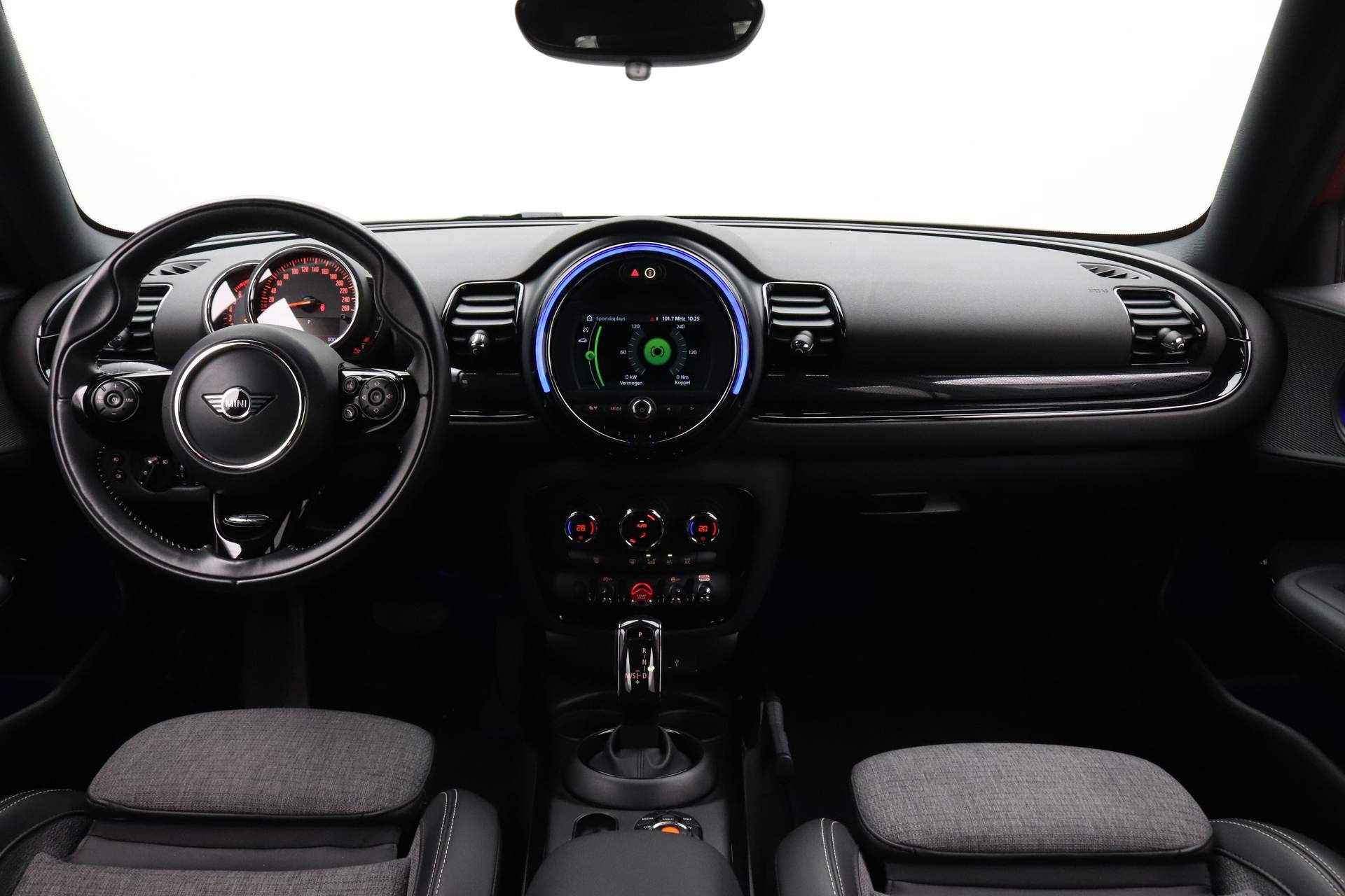 MINI Clubman 1.5 Cooper Chili | Buitenspiegels elektrisch inklapbaar | Comfort Access | Extra getint glas achter | Comfortstoelen | Apple CarPlay voorbereiding | 	2-zone aut.airconditioning | - 24/25