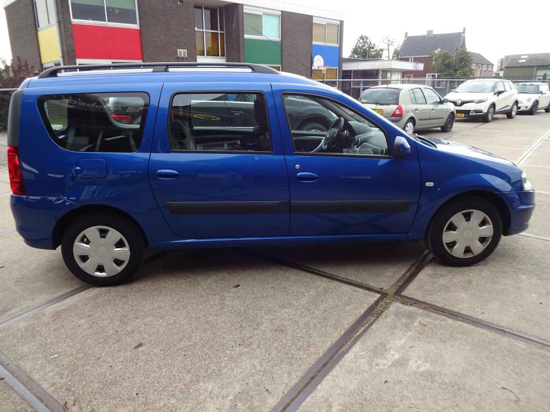 Dacia Logan MCV 1.6-16V Lauréate - 6/10