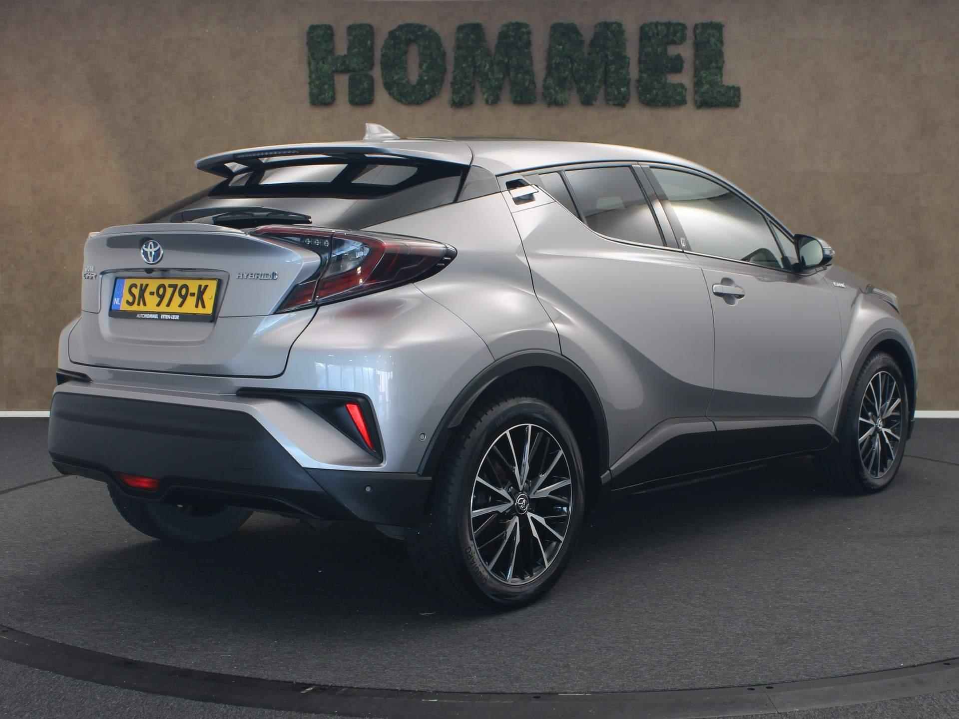 Toyota C-HR 1.8 Hybrid Dynamic  - NAVIGATIE - DODEHOEK DETECTIE - 18 INCH LICHT METALEN VELGEN - PARKEERASSISTENT - PARKEERSENSOREN VOOR/ ACHTER - VOORSTOELEN VERWARMD - CLIMATE CONTROL - 4/44