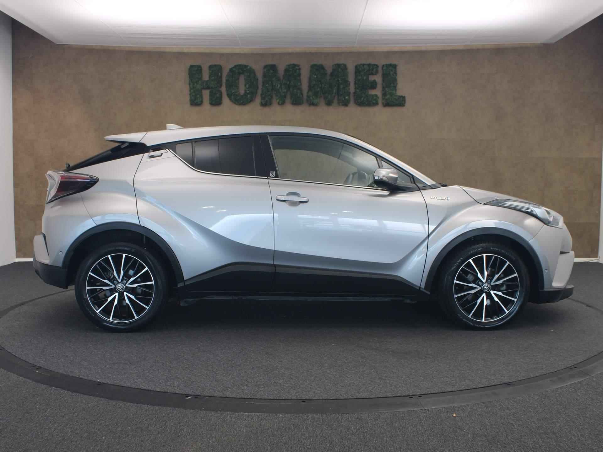 Toyota C-HR 1.8 Hybrid Dynamic  - NAVIGATIE - DODEHOEK DETECTIE - 18 INCH LICHT METALEN VELGEN - PARKEERASSISTENT - PARKEERSENSOREN VOOR/ ACHTER - VOORSTOELEN VERWARMD - CLIMATE CONTROL - 10/44