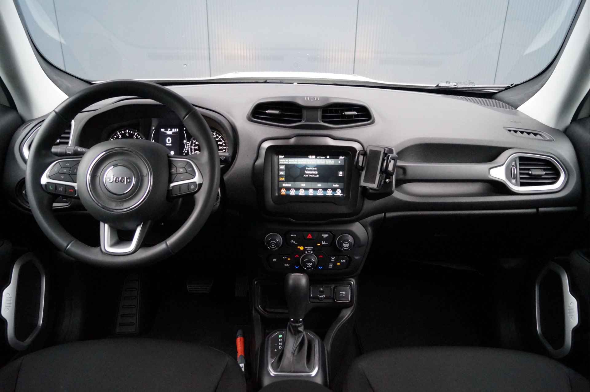 Jeep Renegade 1.3T DDCT Longitude |  Apple Carplay/Android Auto | Keyless Entry/Start | Climate Control - 13/25