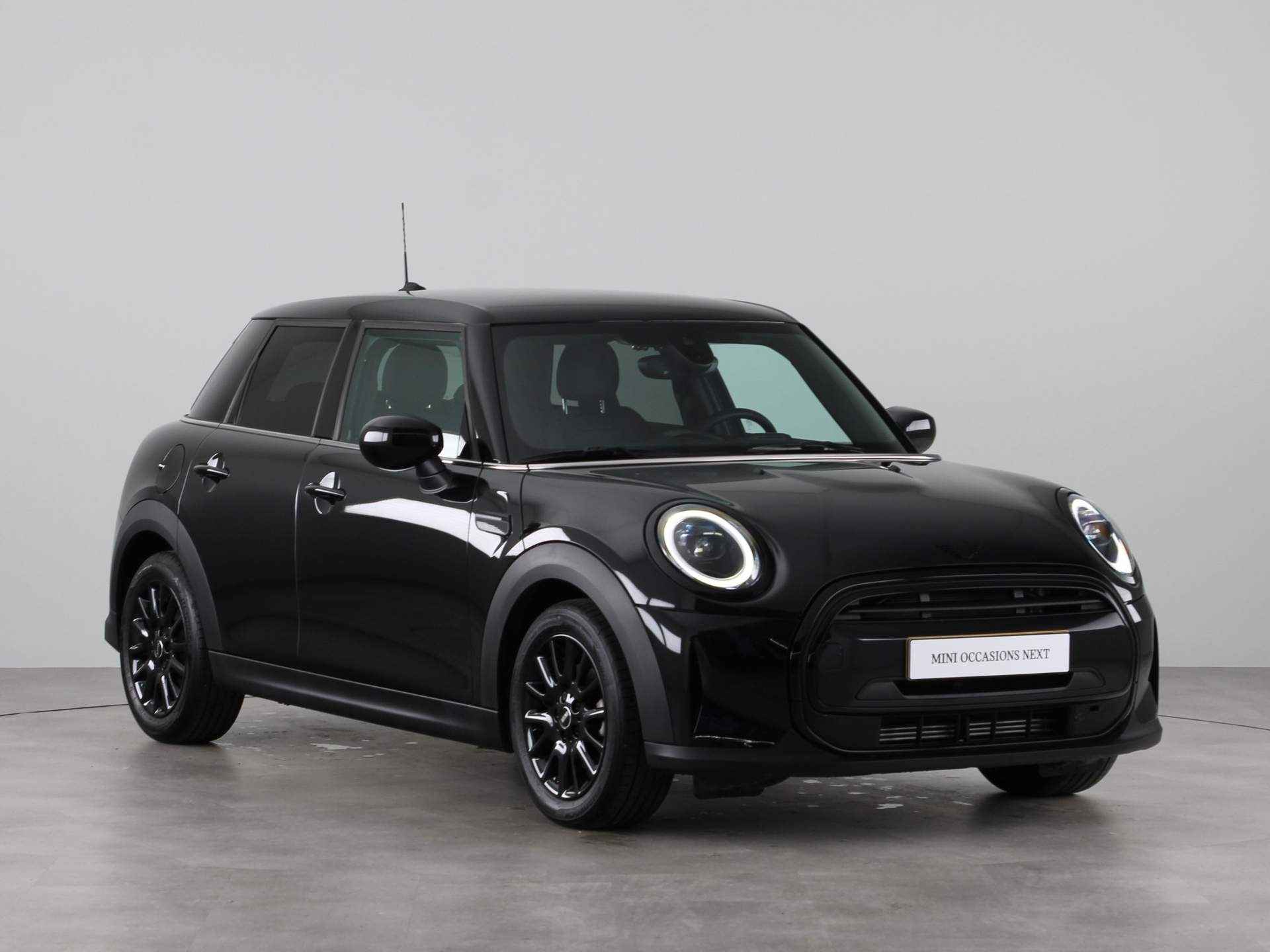 MINI 5-deurs Cooper Camden Edition Aut. - 8/23