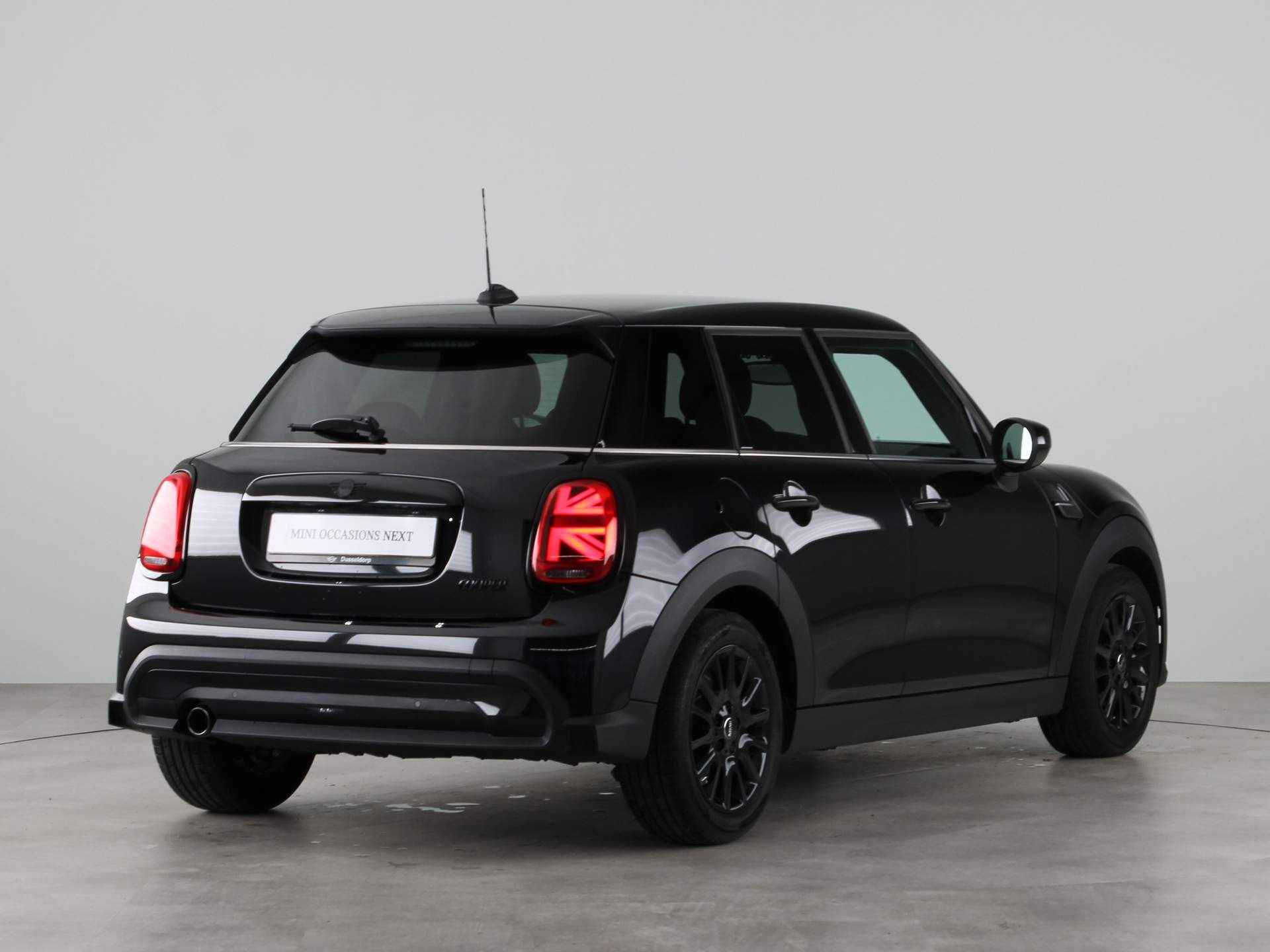 MINI 5-deurs Cooper Camden Edition Aut. - 10/23