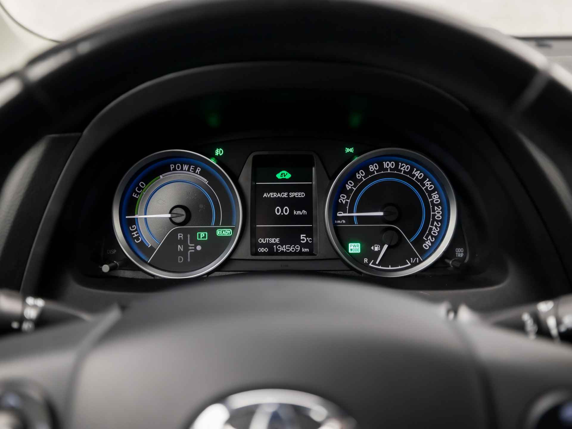 Toyota Auris Touring Sports 1.8 Hybrid Aspiration Automaat (NAVIGATIE, CLIMATE, CAMERA, GETINT GLAS, XENON, SPORTSTOELEN, CRUISE, NIEUWE APK, BLUETOOTH, NIEUWSTAAT) - 22/35