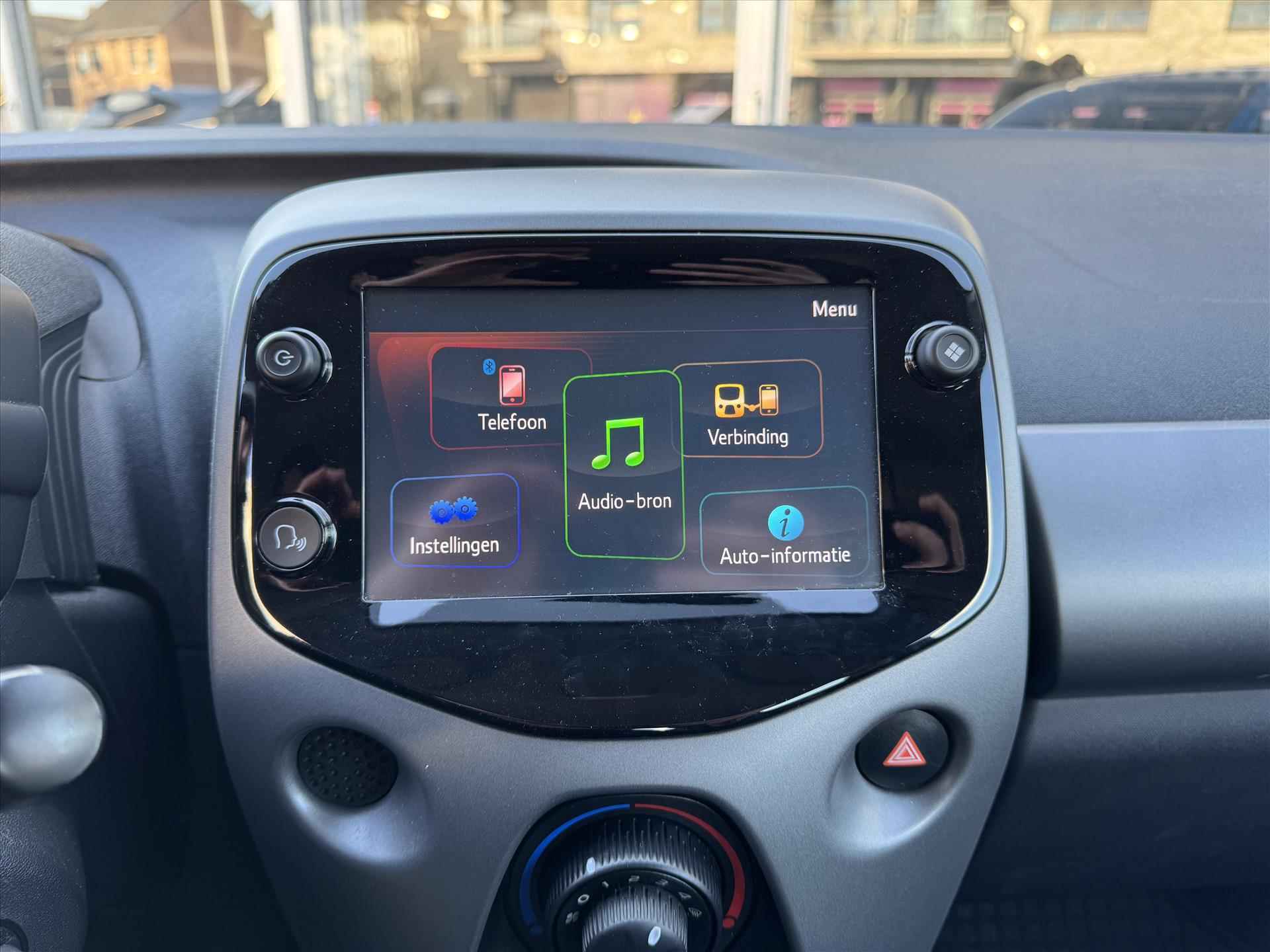 Toyota Aygo 1.0 VVT-i x-joy | Apple carplay/Android auto, Lichtmetalen velgen, Airco, Bluetooth, Stuurbediening - 19/27