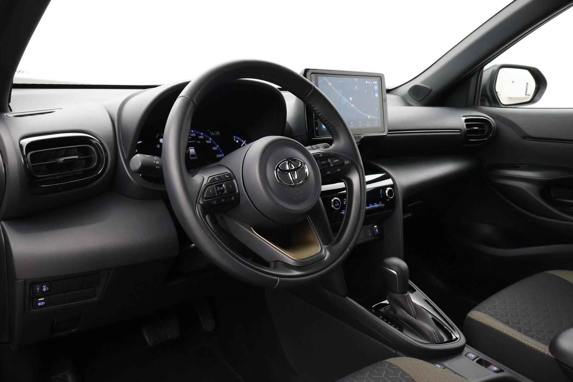 Toyota Yaris Cross 1.5 Hybrid Explore | Navigatie | Stoelverwarming | Keyless | Parkeersensoren voor/achter | 17 inch - 2/36