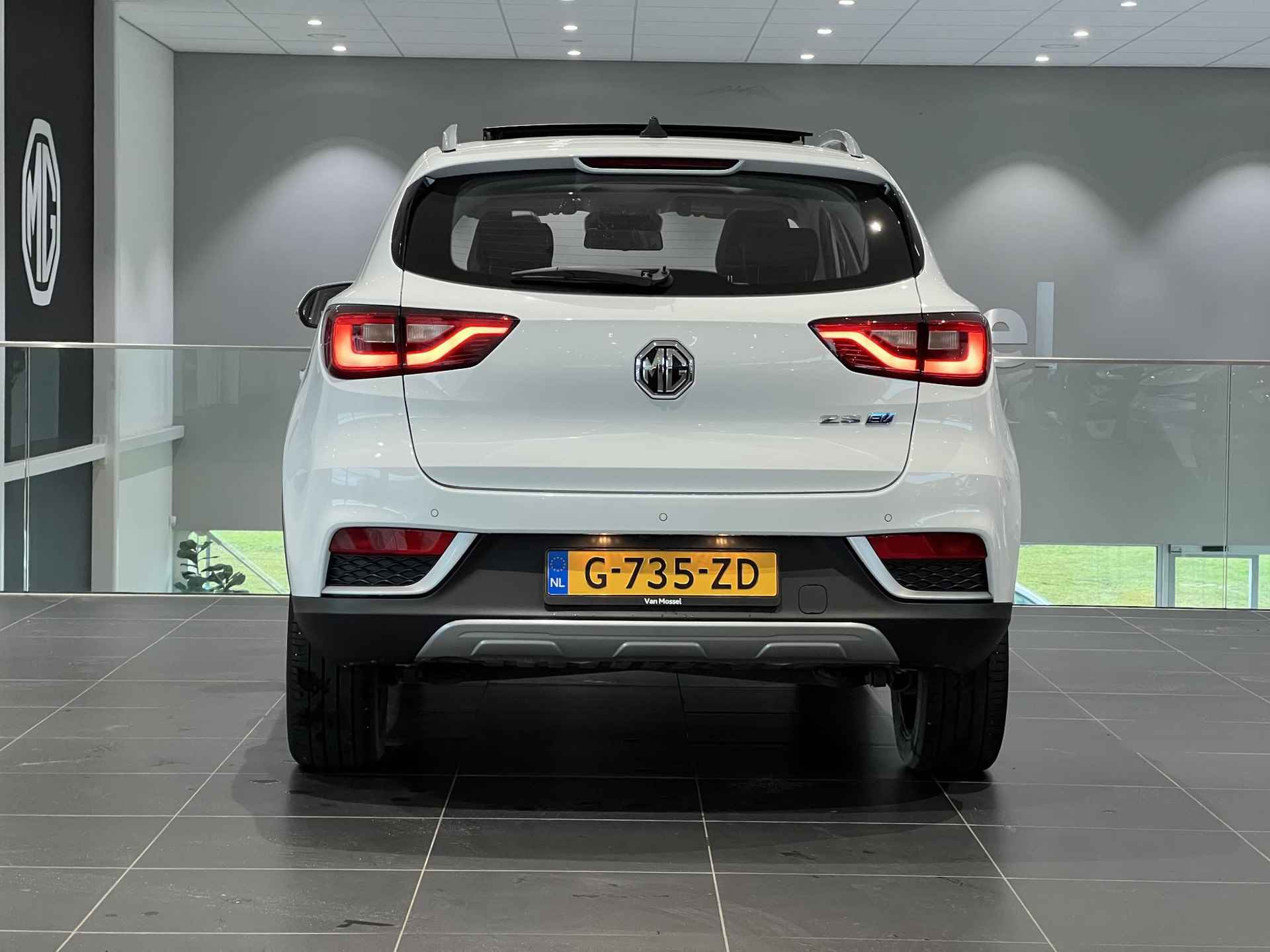 MG ZS EV Luxury 45 kWh Apple Carplay / Schuif-kantel / Camera - 4/27