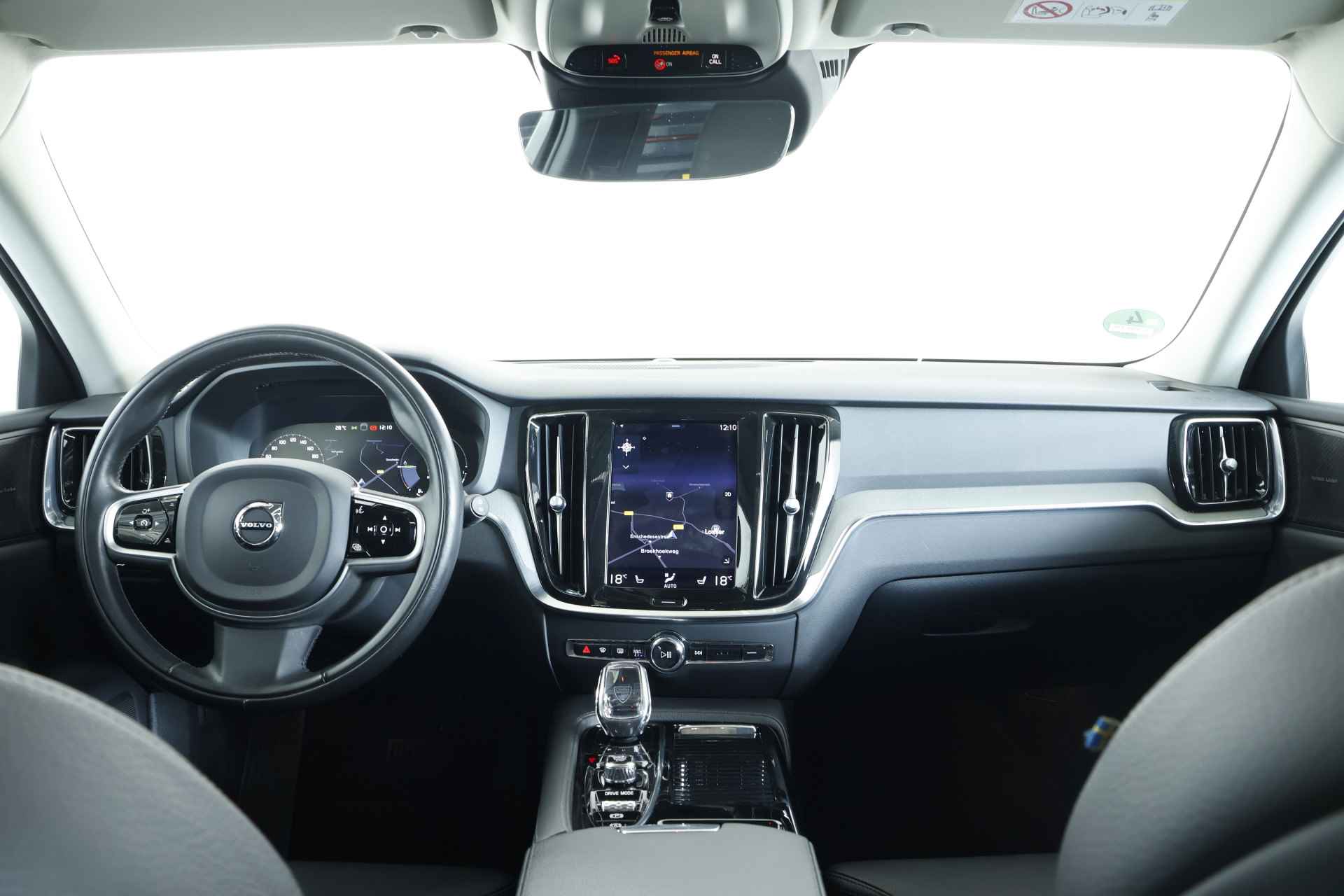 Volvo V60 2.0 T8 Recharge AWD Inscription / Panorama / Opendak  / HarmanKardon / LED / Pilot assist - 36/38