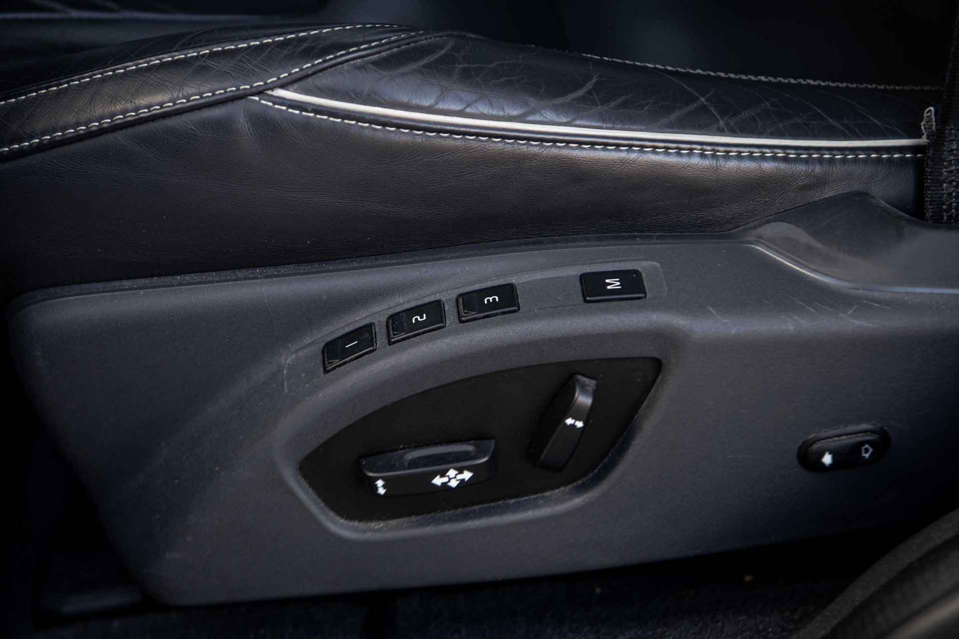Volvo XC60 2.0 T5 FWD R-Design | Standkachel | Sensoren voor + achter | Volvo On Call | Schuif/kanteldak | Power Seats | Camera | Xenon | - 9/38