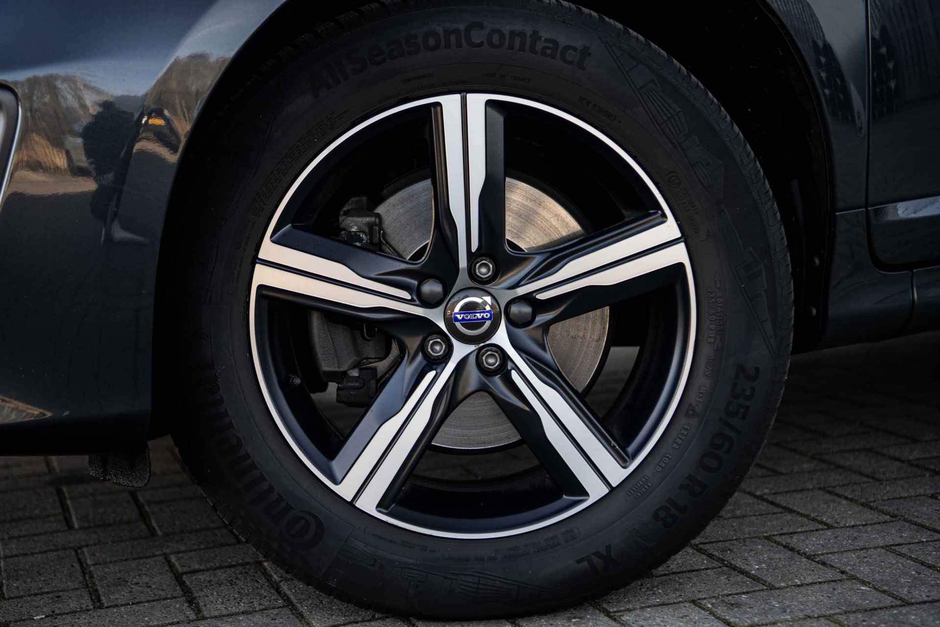 Volvo XC60 2.0 T5 FWD R-Design | Standkachel | Sensoren voor + achter | Volvo On Call | Schuif/kanteldak | Power Seats | Camera | Xenon | - 38/38