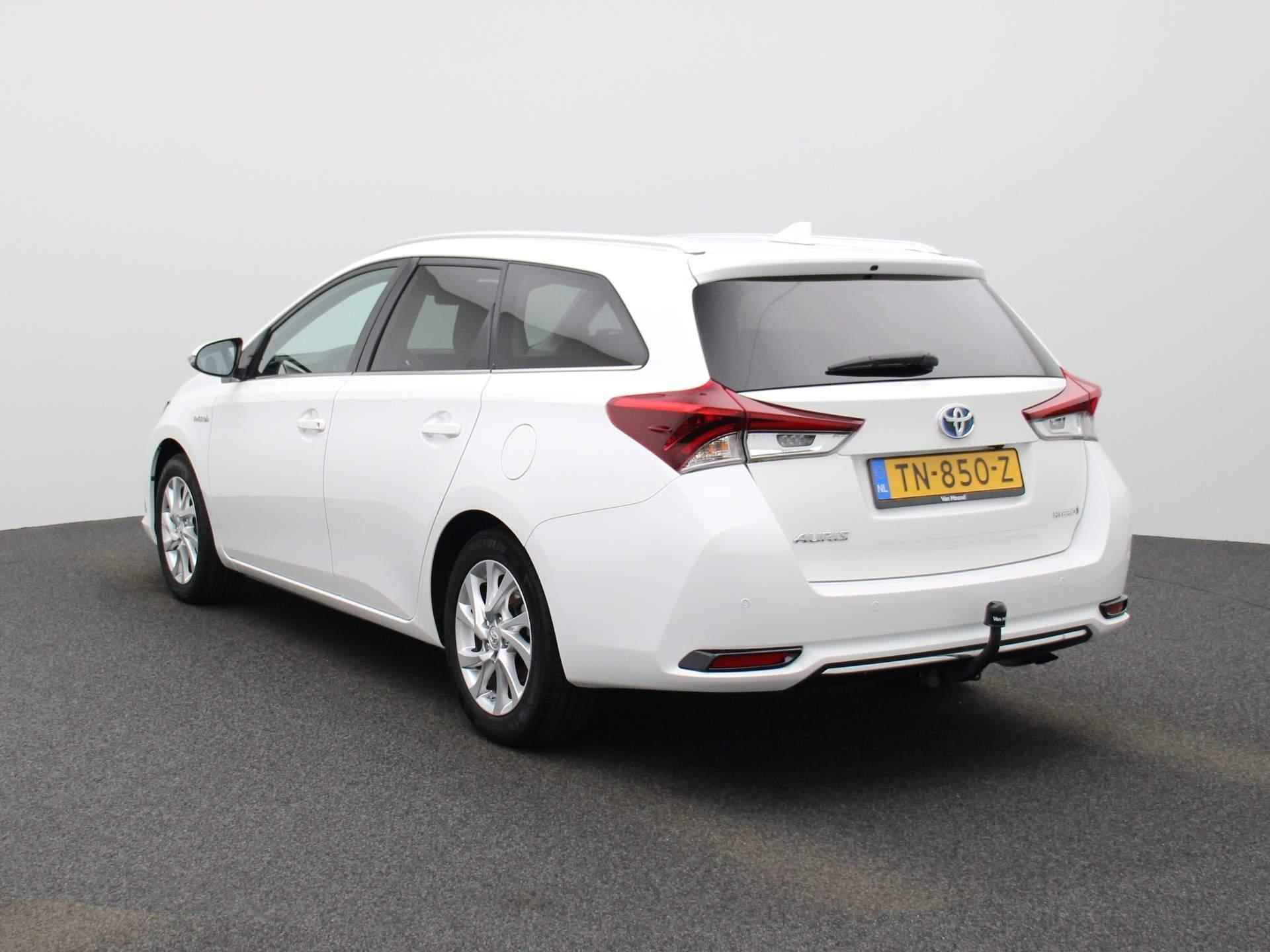 Toyota Auris Touring Sports 1.8 Hybrid Energy Plus | Navigatie | Climate-Control | Camera | Cruise-Control | Trekhaak | - 2/37