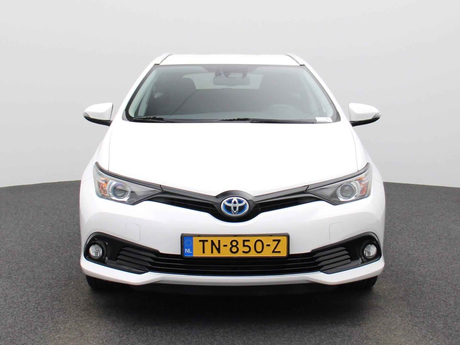 Toyota Auris Touring Sports 1.8 Hybrid Energy Plus | Navigatie | Climate-Control | Camera | Cruise-Control | Trekhaak | - 3/37