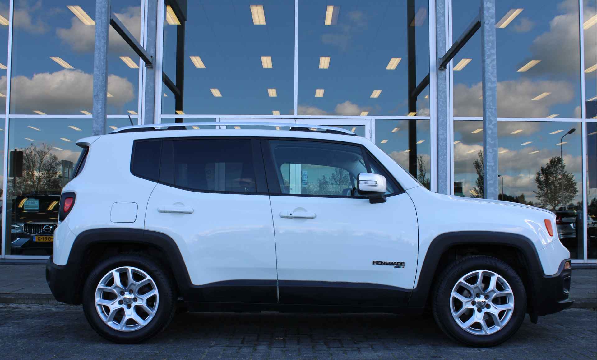 Jeep Renegade 1.4 MultiAir Limited Cruise Control / Climate Control / Bluetooth / Trekhaak / Stoelverwarming - 2/67