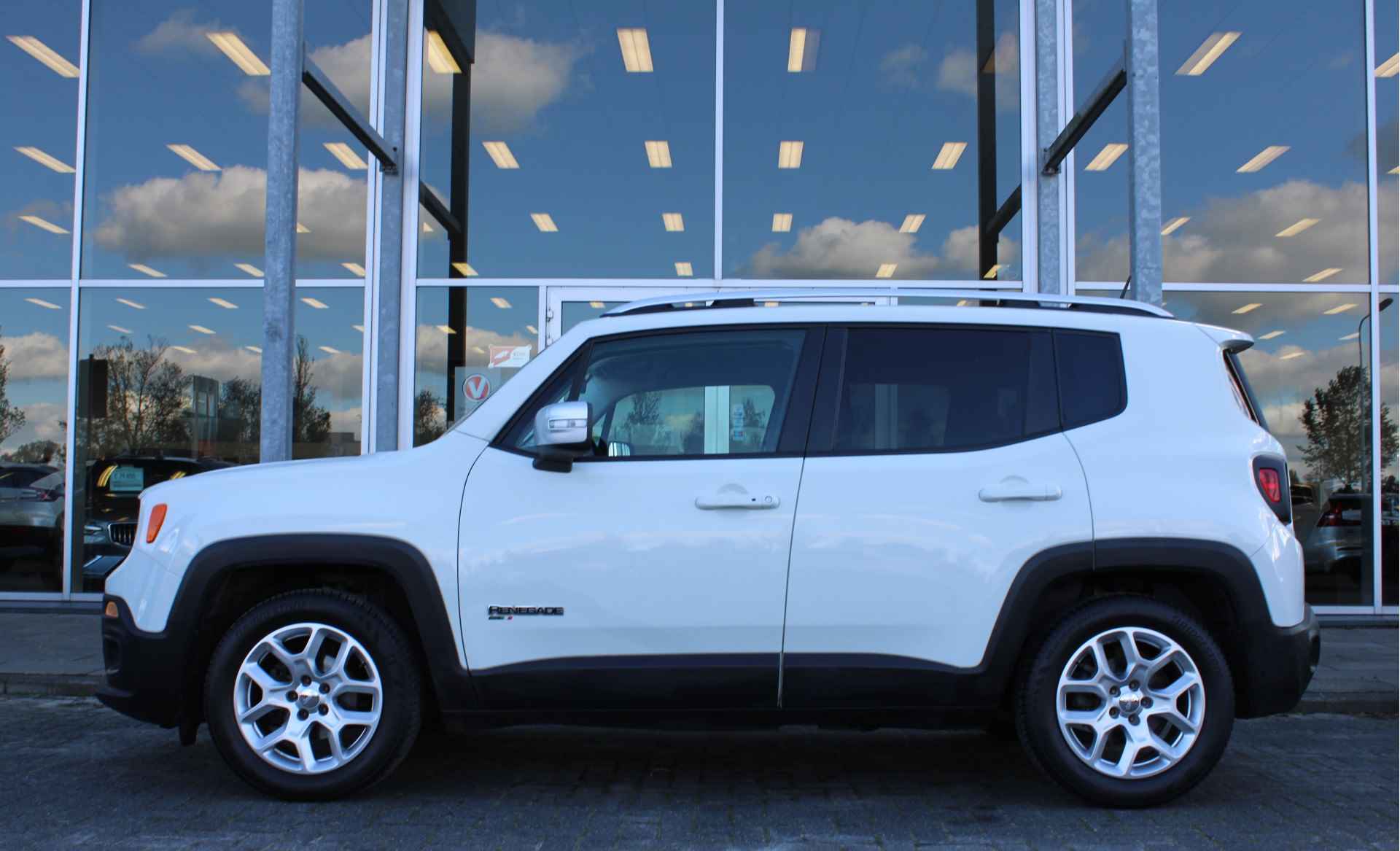 Jeep Renegade 1.4 MultiAir Limited Cruise Control / Climate Control / Bluetooth / Trekhaak / Stoelverwarming - 3/67