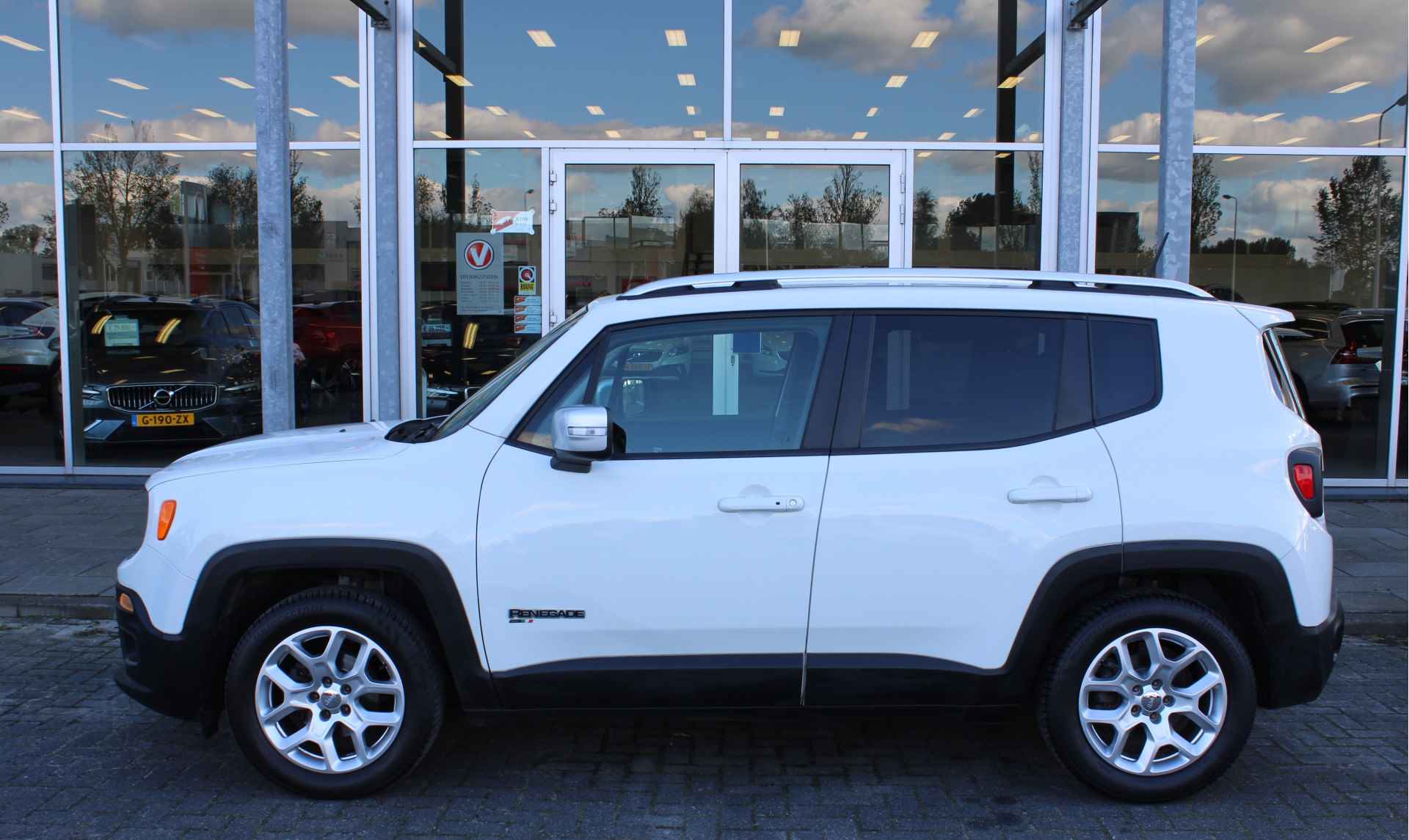 Jeep Renegade 1.4 MultiAir Limited Cruise Control / Climate Control / Bluetooth / Trekhaak / Stoelverwarming - 33/67