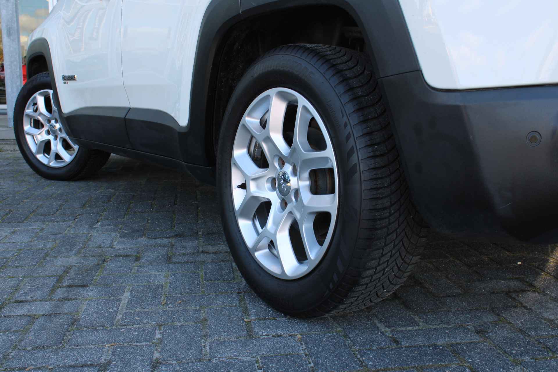 Jeep Renegade 1.4 MultiAir Limited Cruise Control / Climate Control / Bluetooth / Trekhaak / Stoelverwarming - 59/67