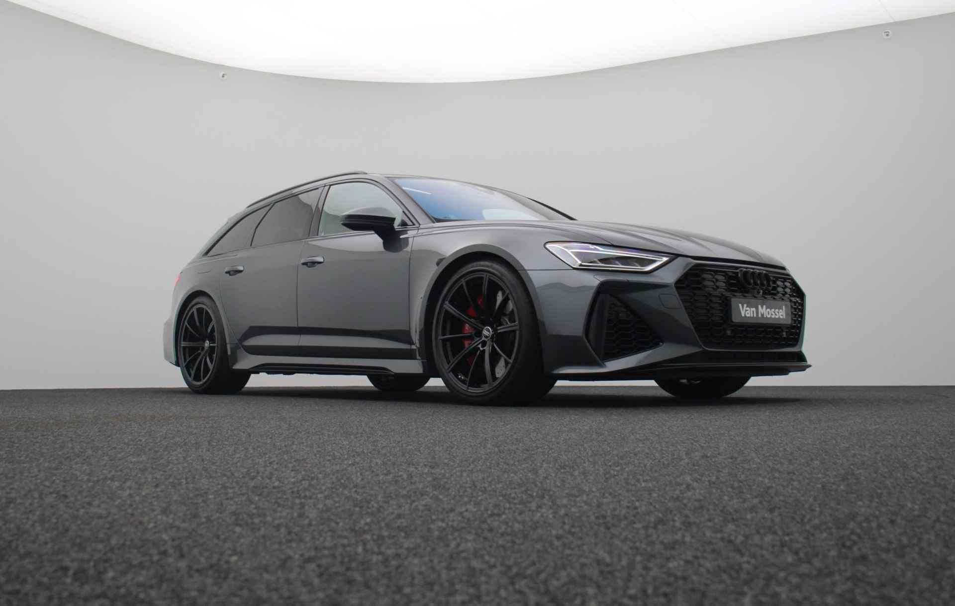 Audi RS6 Avant TFSI quattro 600 PK | RS-sportuitlaatsysteem | RS-dynamiekpakket | RS adaptive air suspension | Panoramadak | Zwart Optiek Plus | Navigatie plus | Soft Close | Virtual cockpit | Zwenkbare trekhaak | Valcona Leder Cognac  | Memory seats | Stoelventilatie | Stoelverwarming | Lichtmetalen velgen | Bang & Olufsen | - 12/58