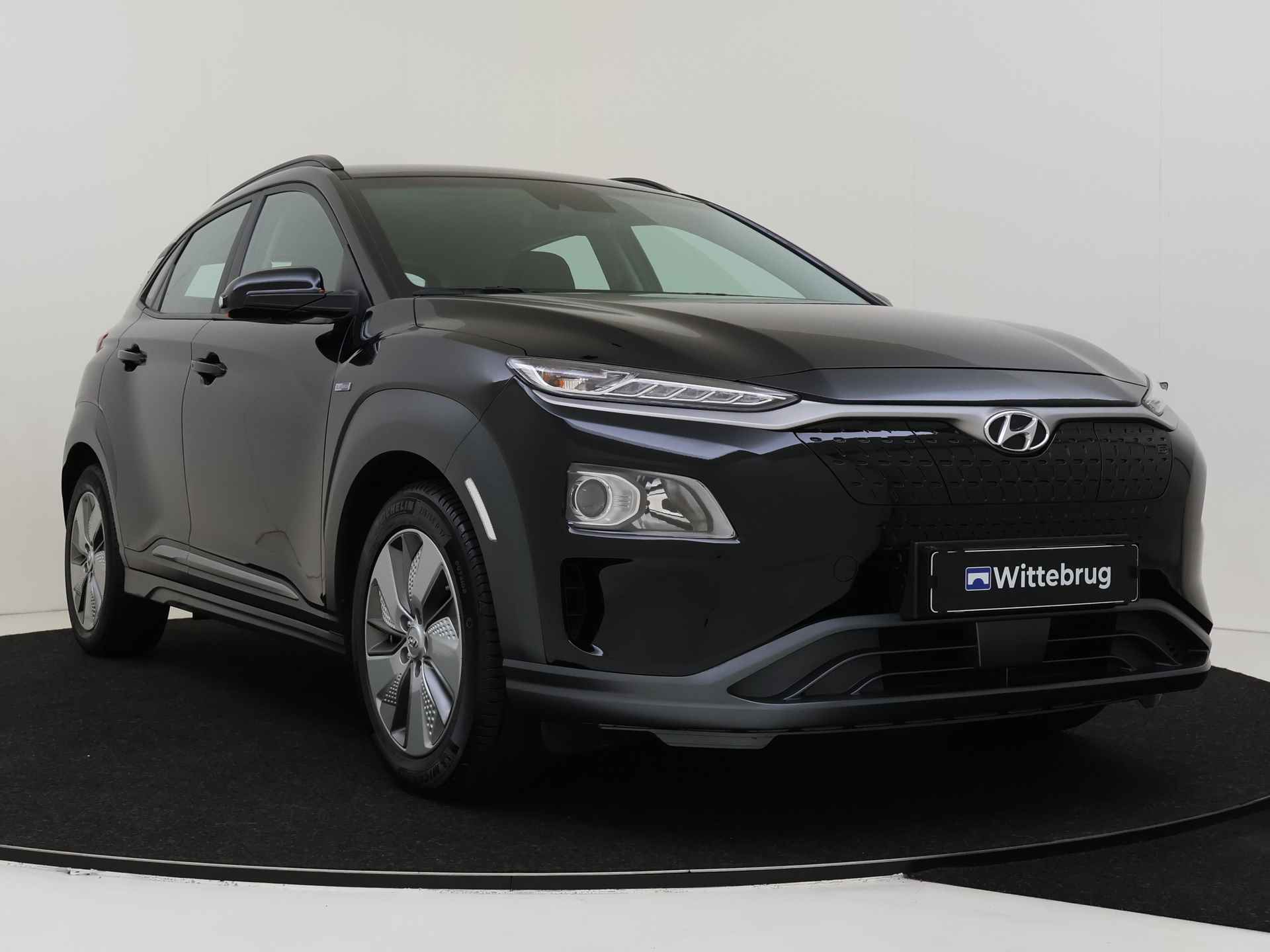 Hyundai KONA EV Comfort 64 kWh Krell Audio | Navigatie | Camera | Compleet! - 4/37